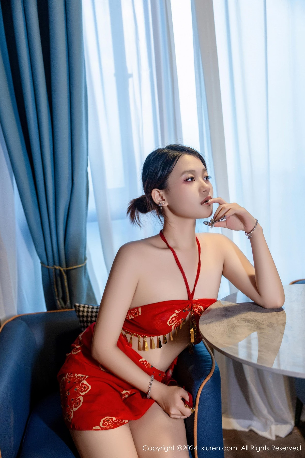 秀人集.com_[XiuRen秀人网]No.9323_模特吴婷婉性感红色古风服饰露红色情趣内衣秀曼妙身姿诱惑写真79P