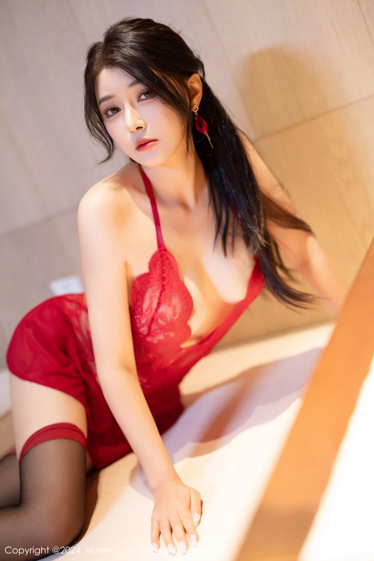 秀人集.com_[XiuRen秀人网]No.9327_模特凯竹Quinn红色露肩礼裙+红色情趣蕾丝秀曼妙身姿诱惑写真87P
