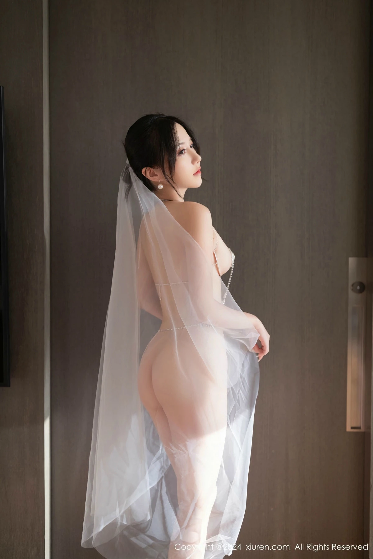 秀人集.com_[XiuRen秀人网]No.9387_模特鱼子酱Fish婚礼主题性感白色婚纱配白丝袜秀曼妙身姿诱惑写真81P