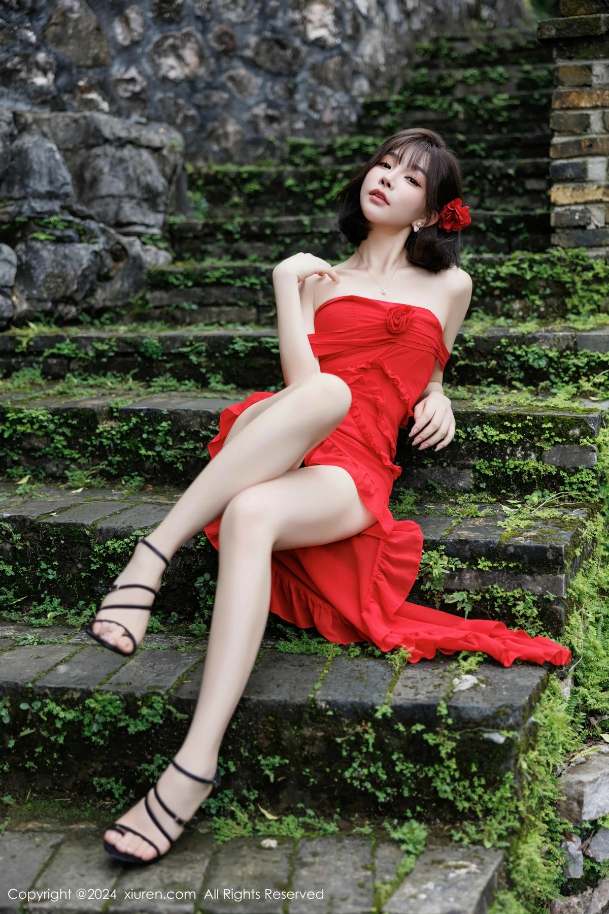 秀人集.com_[XiuRen秀人网]No.9449_女神徐莉芝Booty红色连衣裙露蕾丝情趣内衣秀曼妙身姿诱惑写真101P