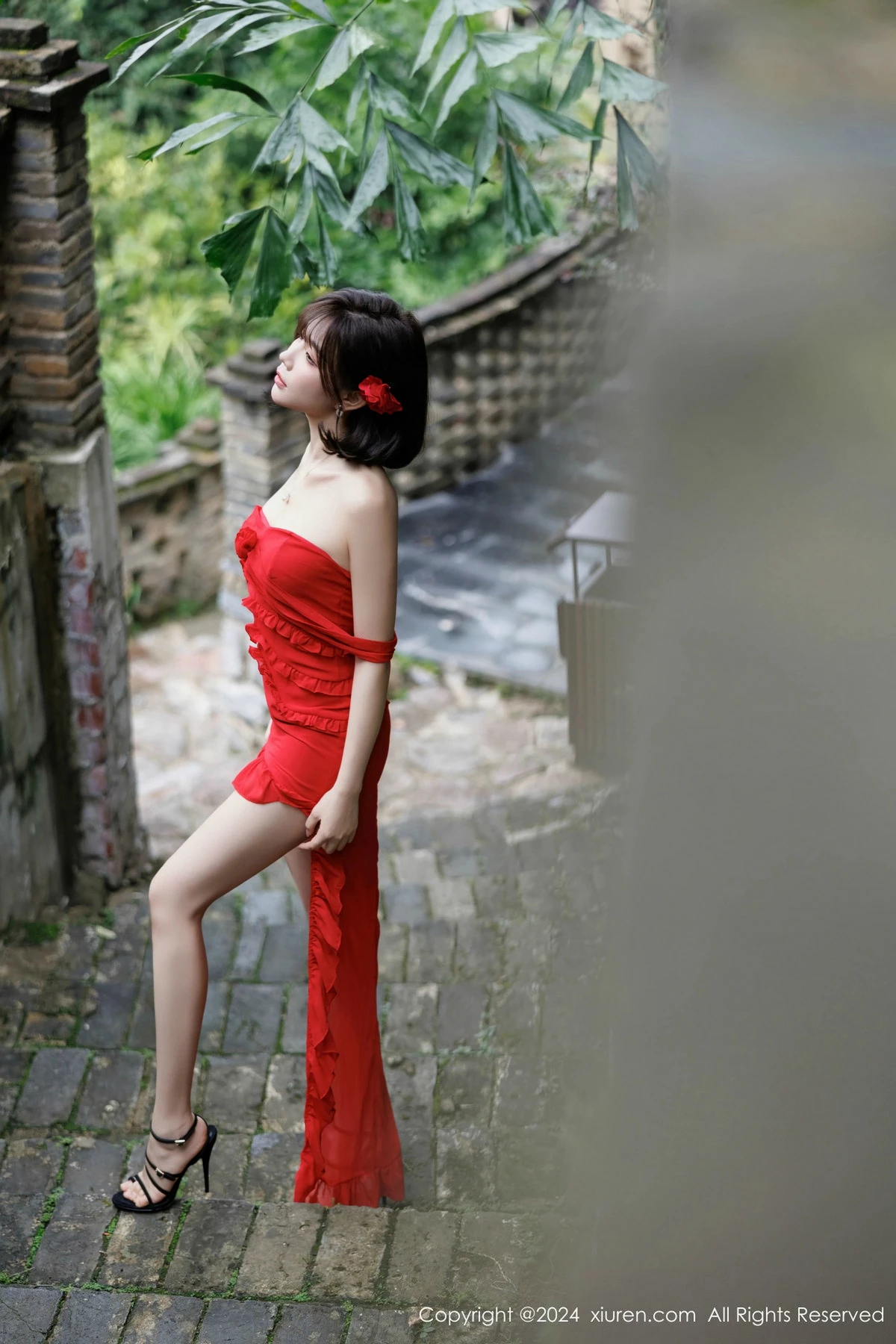 秀人集.com_[XiuRen秀人网]No.9449_女神徐莉芝Booty红色连衣裙露蕾丝情趣内衣秀曼妙身姿诱惑写真101P