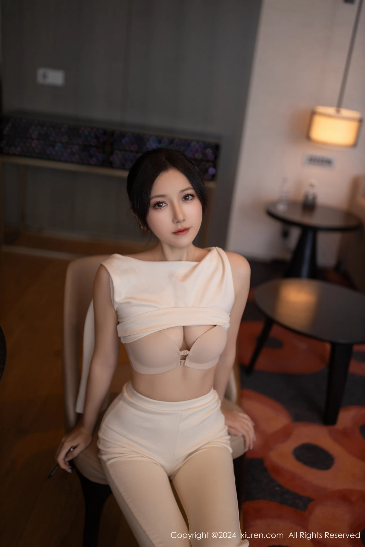 秀人集.com_[XiuRen秀人网]No.9457_模特鱼子酱Fish职场主题浅色服饰配超薄肉丝秀曼妙身姿诱惑写真80P
