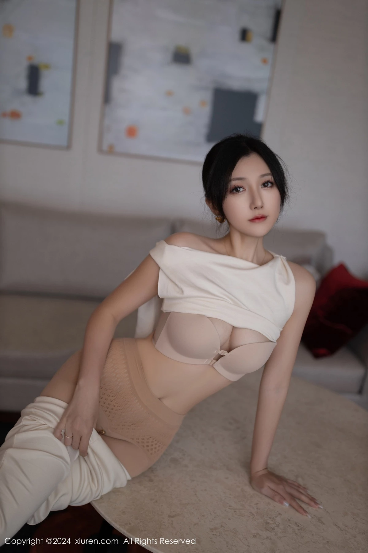 秀人集.com_[XiuRen秀人网]No.9457_模特鱼子酱Fish职场主题浅色服饰配超薄肉丝秀曼妙身姿诱惑写真80P