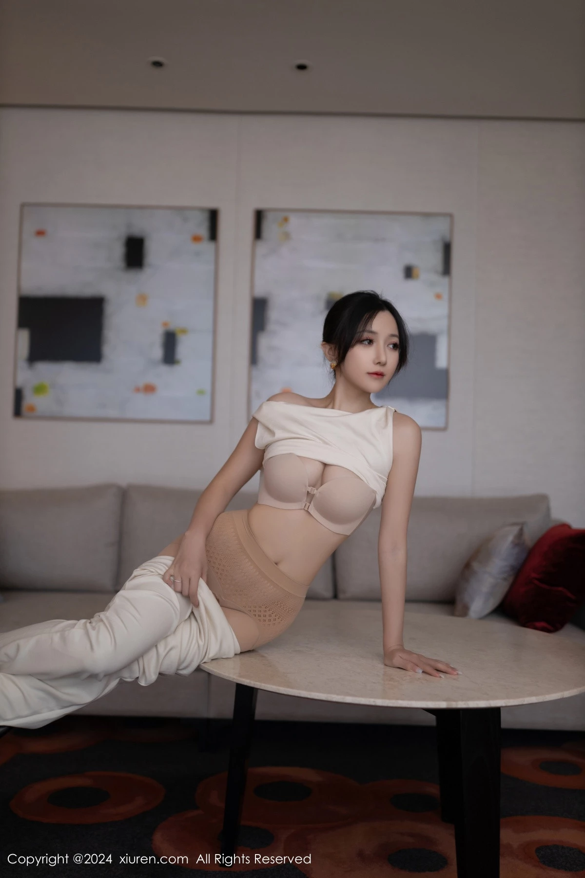秀人集.com_[XiuRen秀人网]No.9457_模特鱼子酱Fish职场主题浅色服饰配超薄肉丝秀曼妙身姿诱惑写真80P