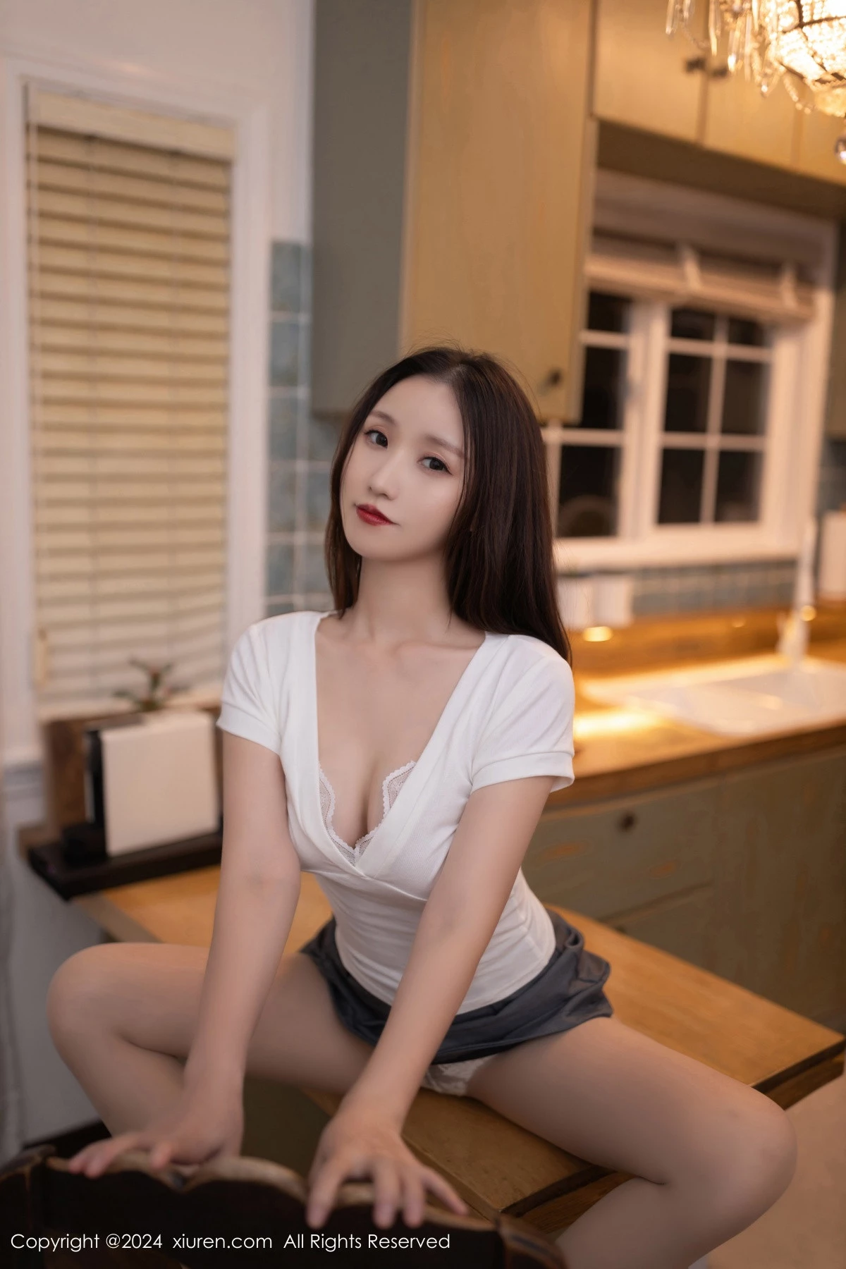 秀人集.com_[XiuRen秀人网]No.9335_模特杏子Yada咖啡师装扮性感V领T恤配肉丝袜秀曼妙身姿诱惑写真82P