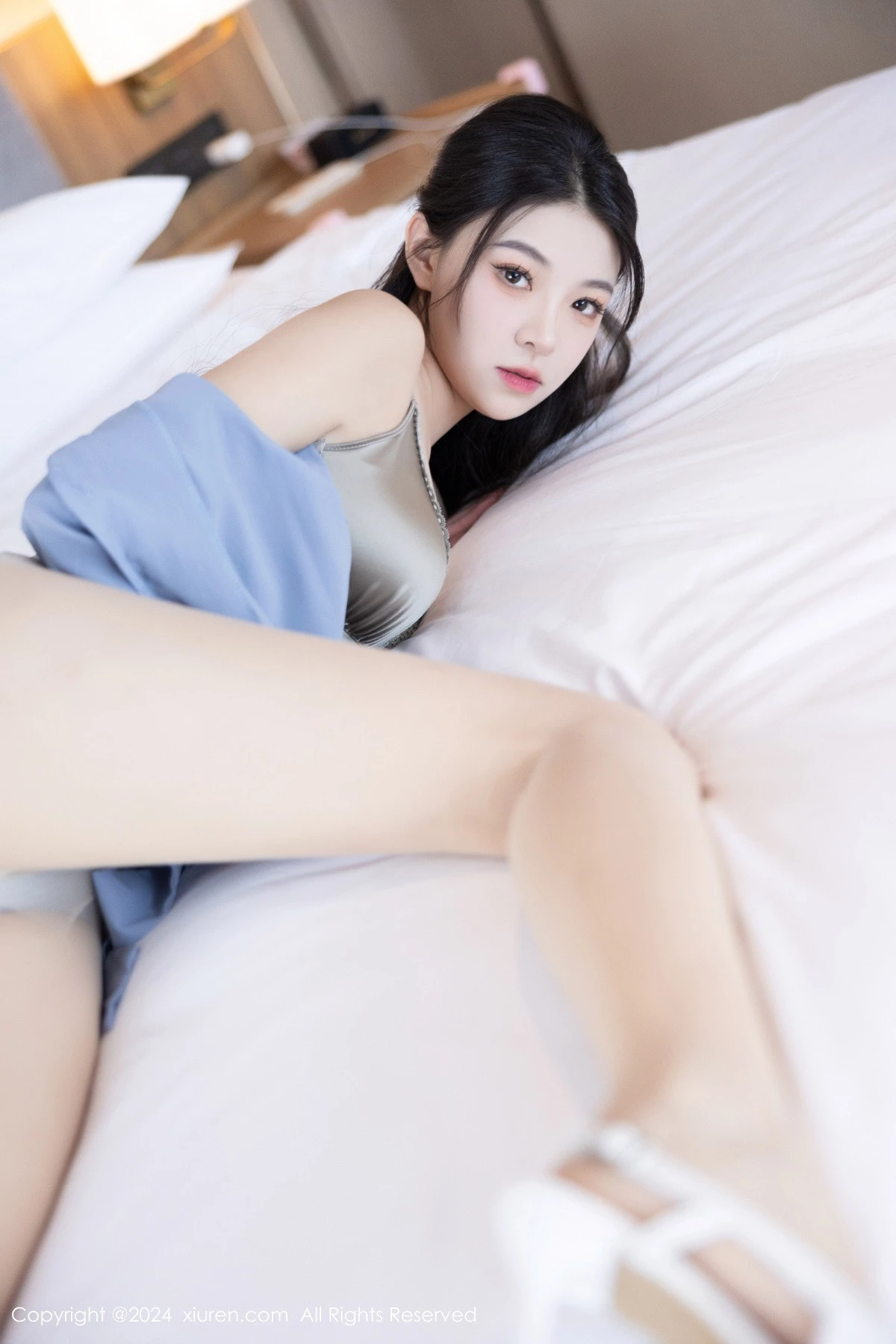 秀人集.com_[XiuRen秀人网]No.9333_模特初梦瑶蓝色衬衫配灰短裙露性感灰色内衣秀曼妙身姿诱惑写真90P