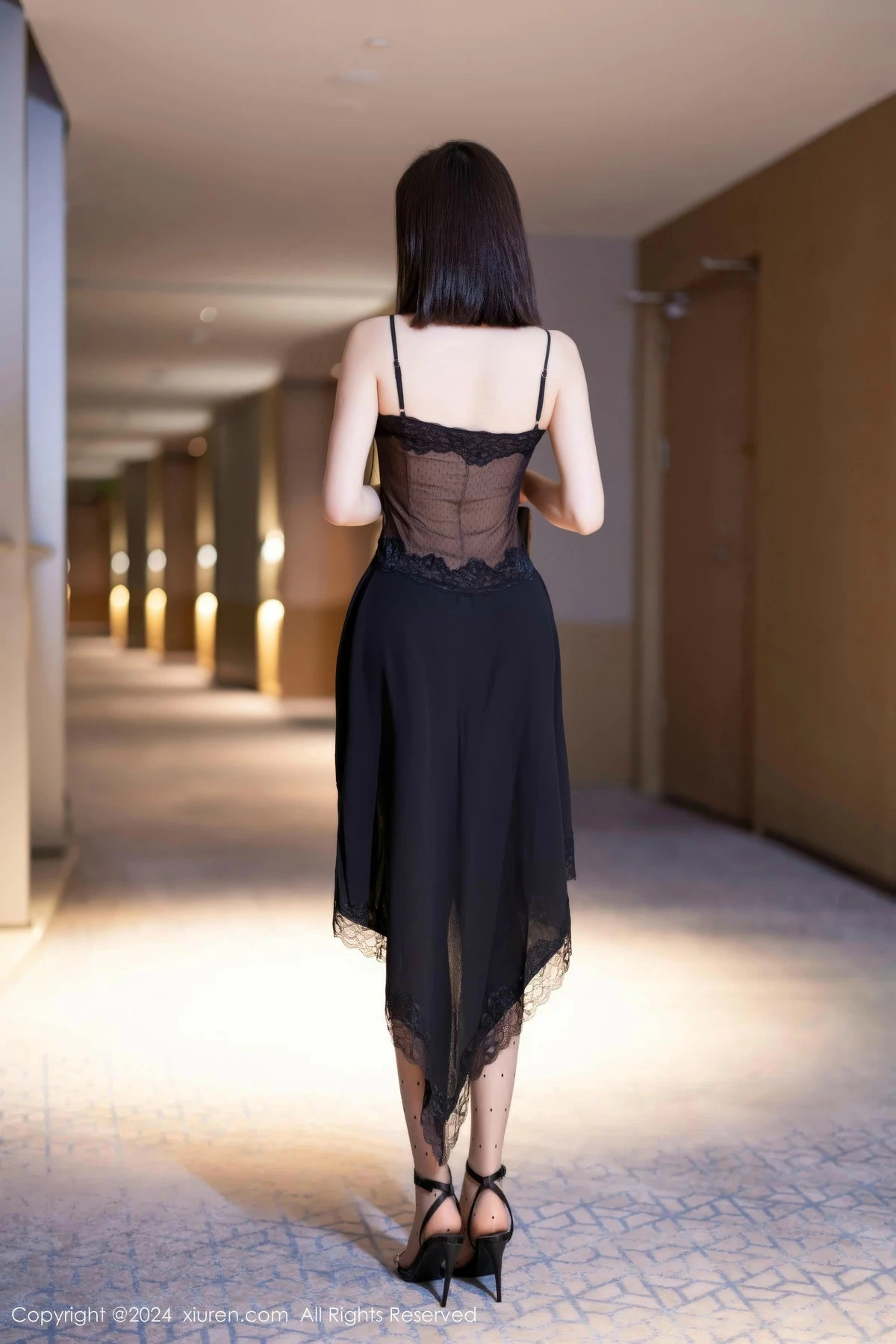 秀人集.com_[XiuRen秀人网]No.9339_女神徐莉芝Booty性感黑色连衣裙+黑色连体网袜秀美腿诱惑写真82P