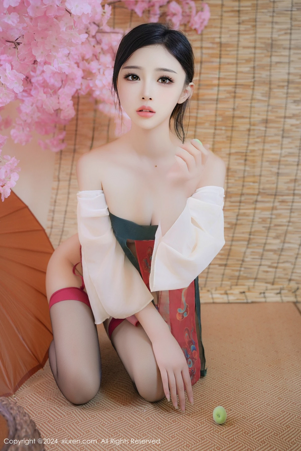 秀人集.com_[XiuRen秀人网]No.9351_模特妙可可Cheese性感薄纱汉服配黑丝吊袜秀丰腴身材诱惑写真80P