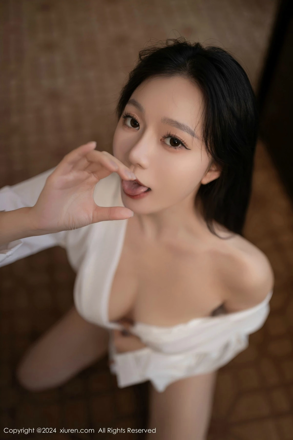 秀人集.com_[XiuRen秀人网]No.9362_模特安然anran私房性感白色衬衫配肉色丝袜秀柔美身姿诱惑写真82P