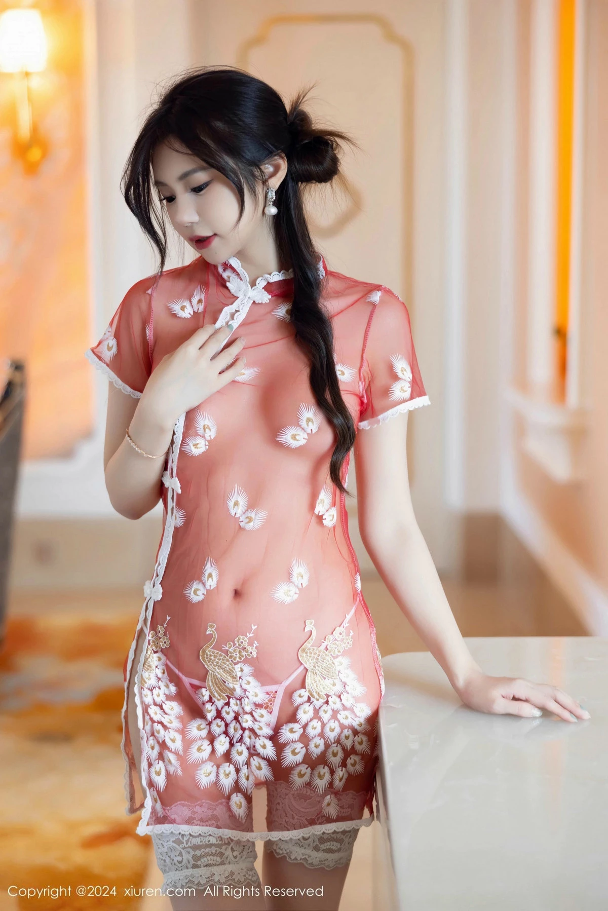 秀人集.com_[XiuRen秀人网]No.9529_女神绮里嘉ula性感红色旗袍露白色内衣配白丝袜秀曼妙身姿诱惑写真80P