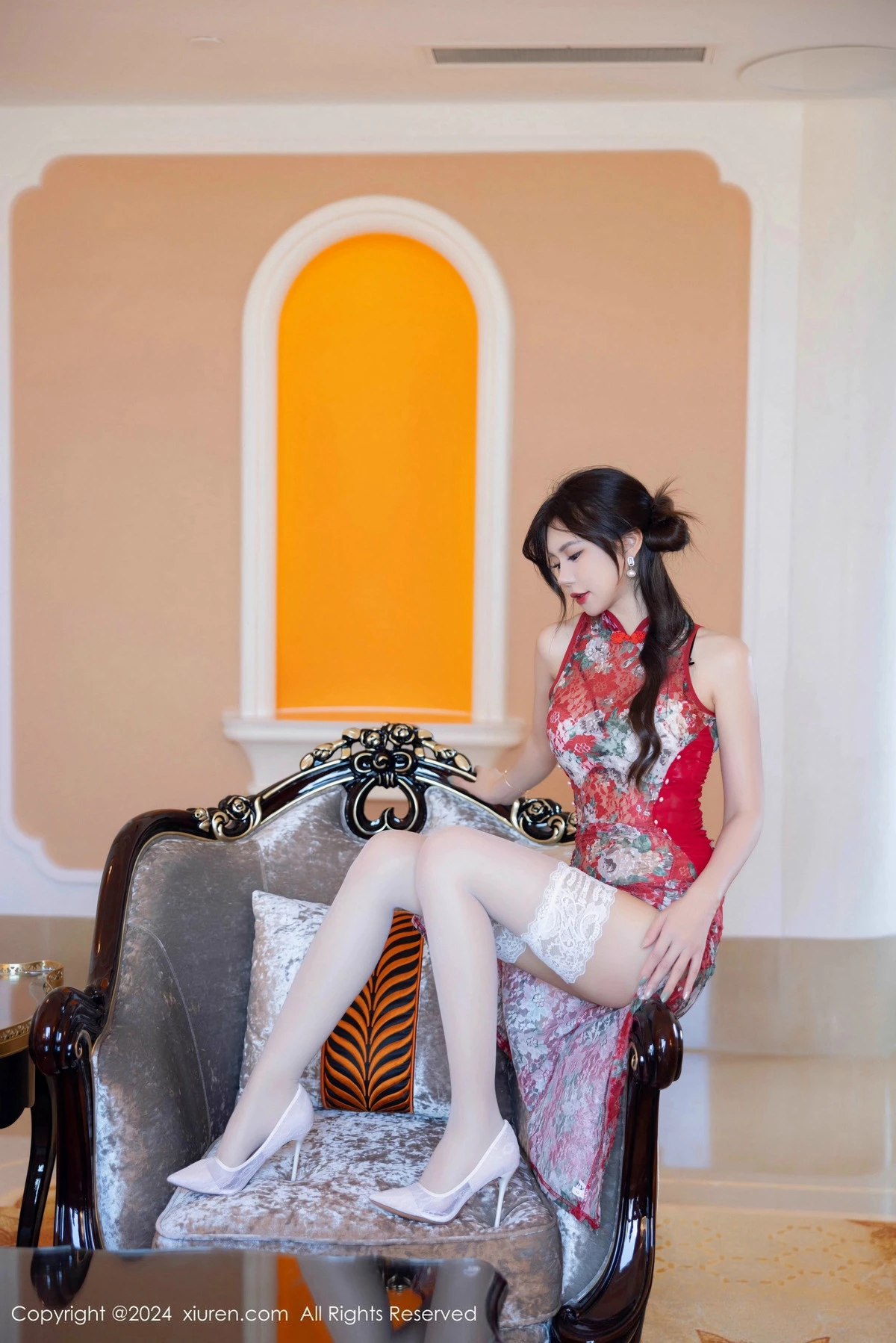 秀人集.com_[XiuRen秀人网]No.9529_女神绮里嘉ula性感红色旗袍露白色内衣配白丝袜秀曼妙身姿诱惑写真80P
