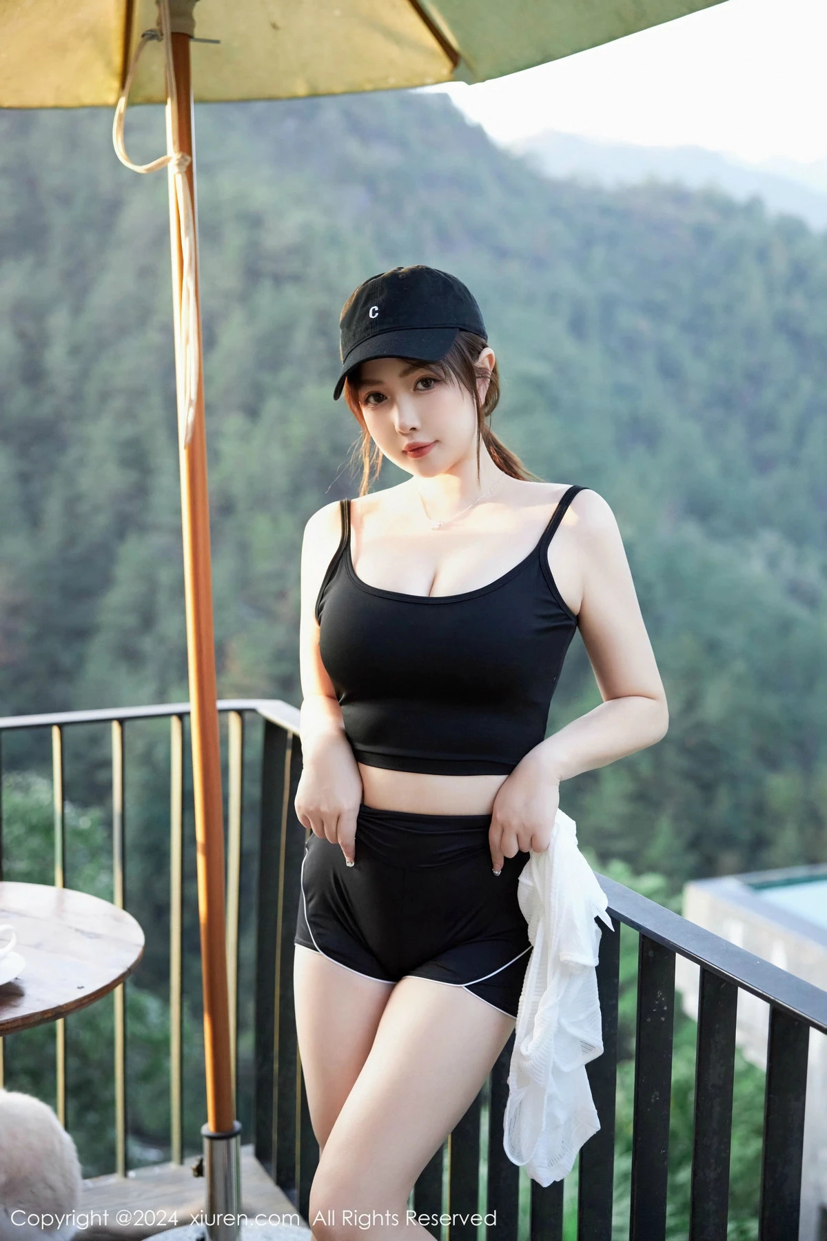 秀人集.com_[XiuRen秀人网]No.9549_模特养乐多Doll性感深色运动服饰秀丰满身材白嫩美腿诱惑写真52P