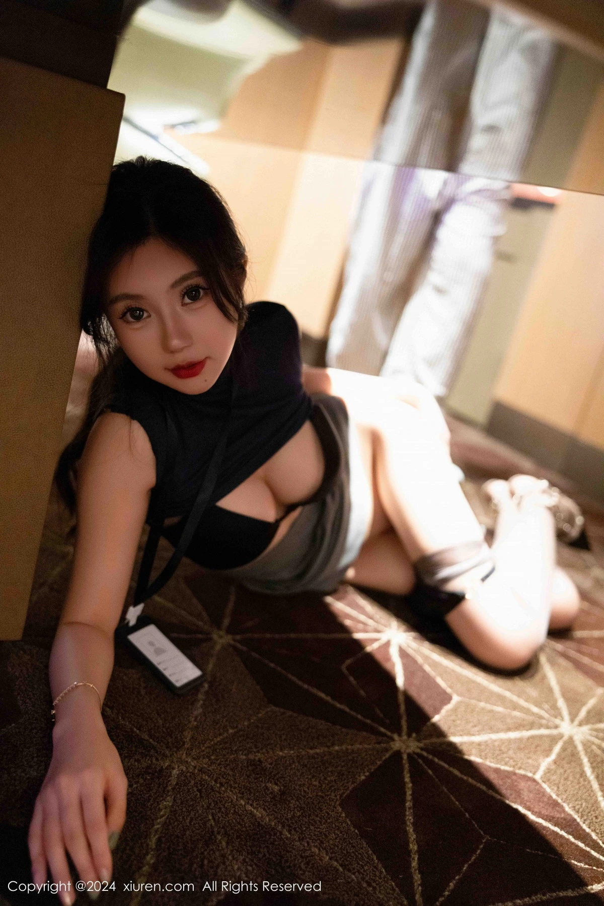 秀人集.com_[XiuRen秀人网]No.9560_女神绮里嘉ula性感深色OL服饰配开档黑丝秀曼妙身材诱惑写真99P