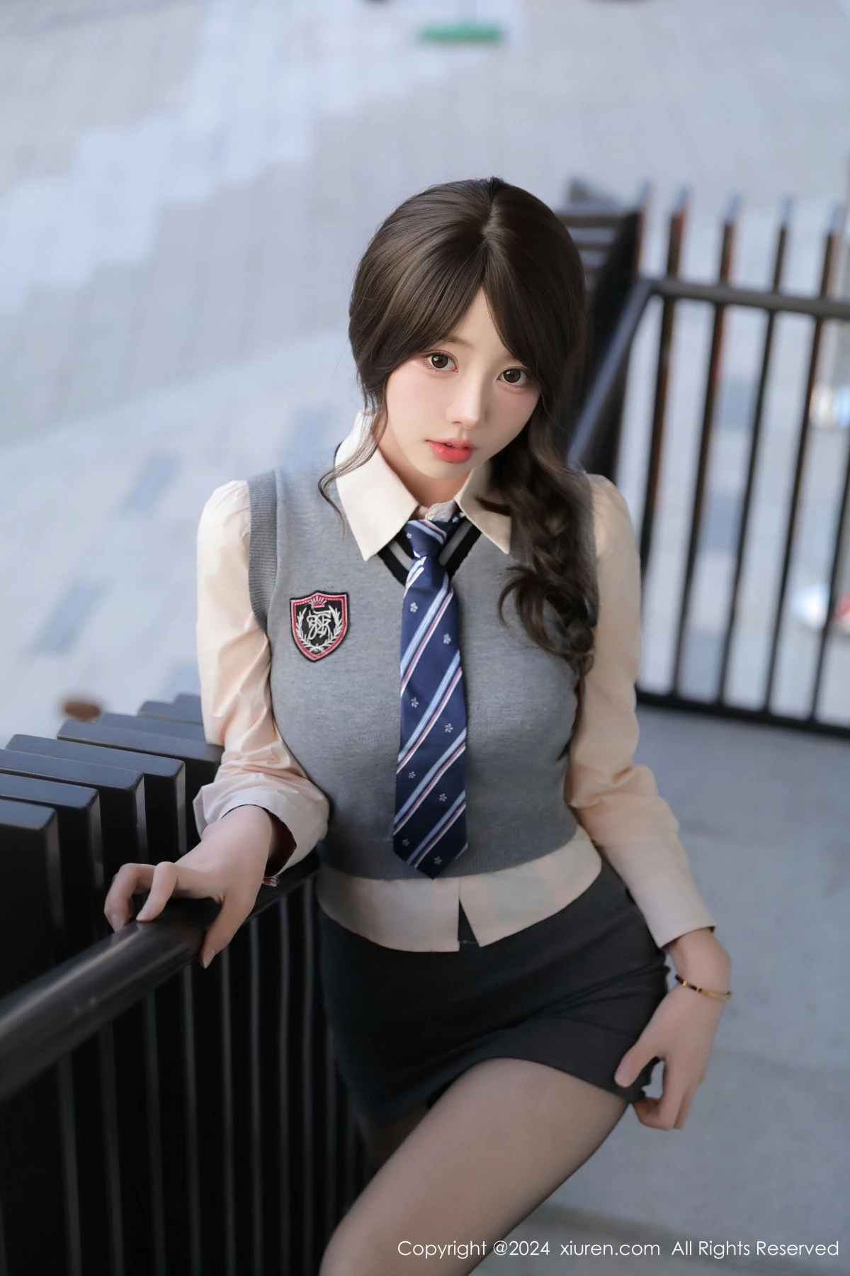 秀人集.com_[XiuRen秀人网]No.9562_模特桃妖夭性感JK制服露白色内衣配超薄黑丝秀完美身材诱惑写真78P