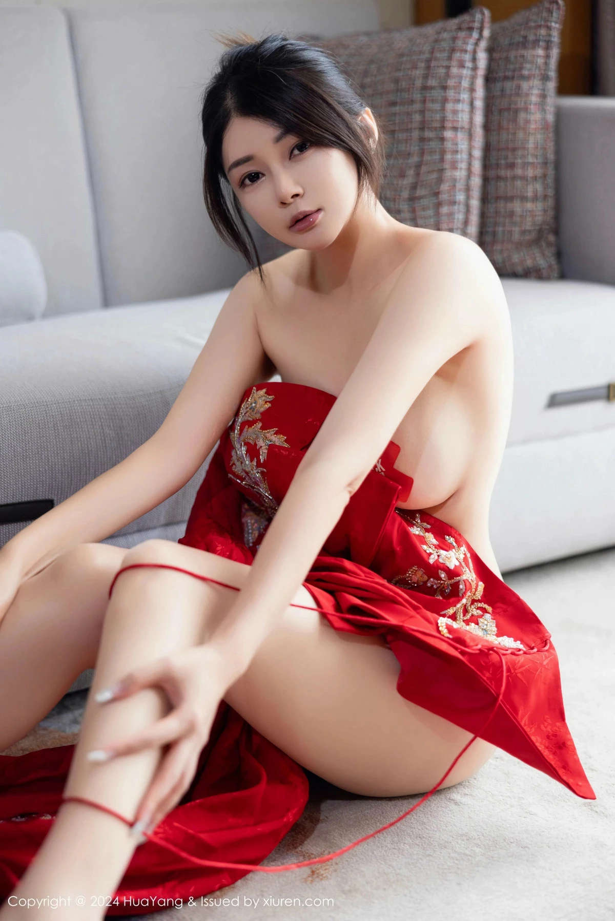 秀人集.com_[HuaYang花漾]Vol.623_模特凯竹Quinn性感红色长裙露紫红内衣秀丰腴身姿完美诱惑写真72P