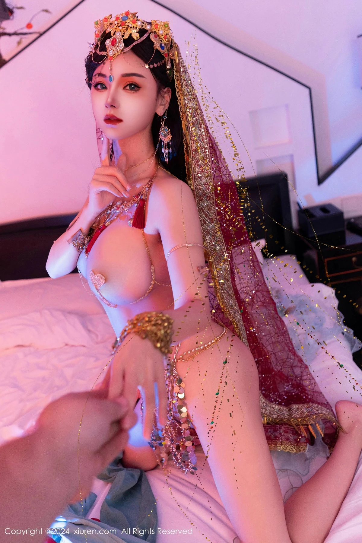 秀人集.com_[XiuRen秀人网]No.9585_新人模特不吃冰淇淋异域风情女郎性感情趣服饰秀火辣身材诱惑写真85P