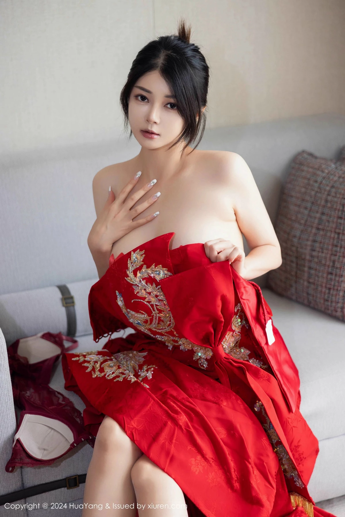 秀人集.com_[HuaYang花漾]Vol.623_模特凯竹Quinn性感红色长裙露紫红内衣秀丰腴身姿完美诱惑写真72P