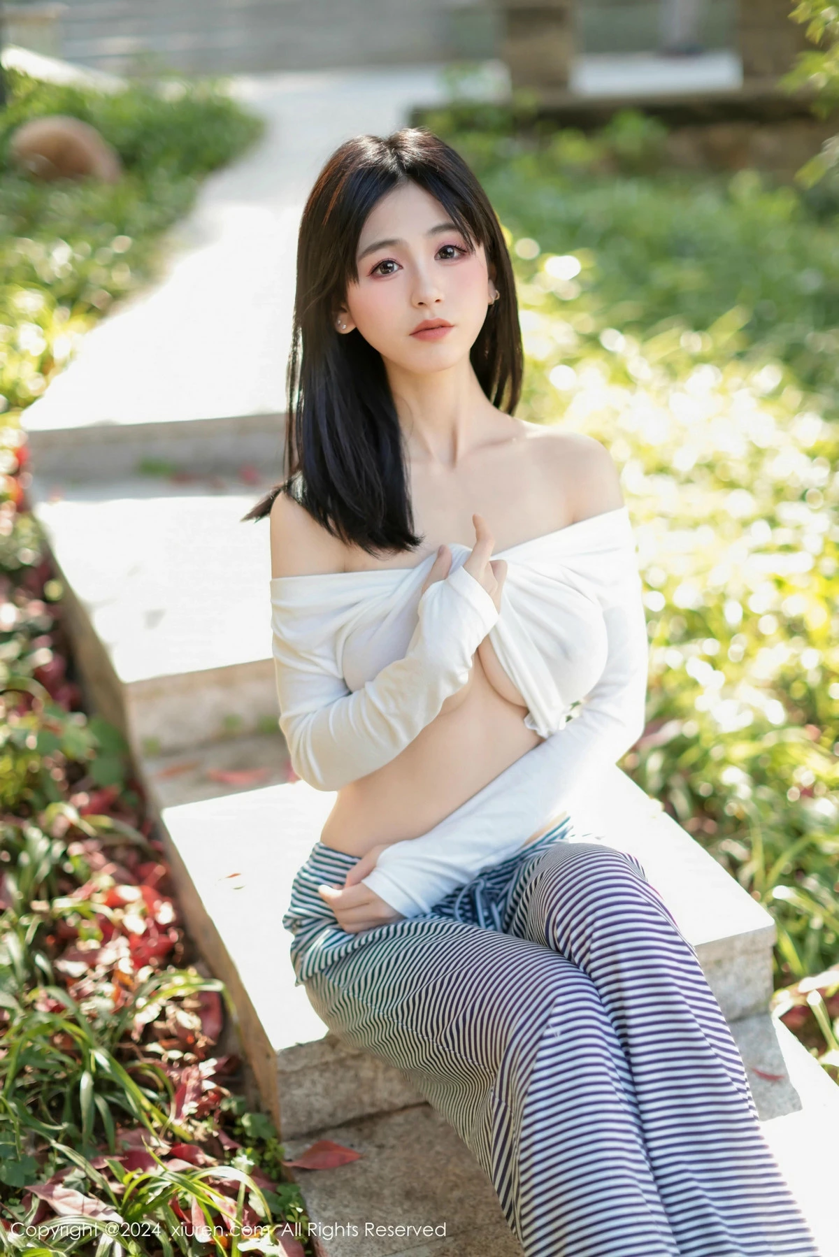 秀人集.com_[XiuRen秀人网]No.9605_模特奶芙乔乔性感白T配长裤露超薄黑丝秀凹凸身材撩人诱惑写真85P