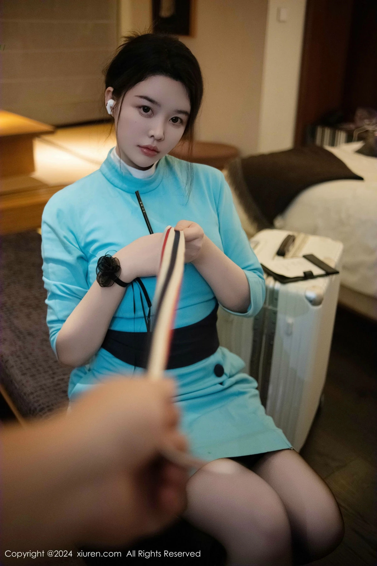 秀人集.com_[XiuRen秀人网]No.9609_模特樱桃小犊子蓝色空姐制服露黑色内衣配黑丝吊袜极致魅惑写真41P