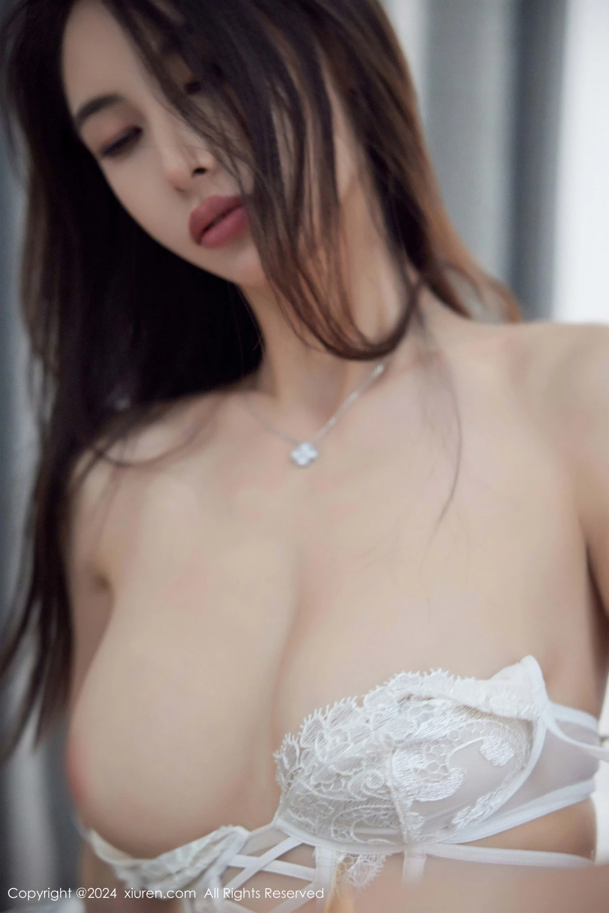 秀人集.com_[XiuRen秀人网]No.9498_模特Lingyu69性感法式白色蕾丝内衣配白丝袜秀曼妙身姿诱惑写真67P