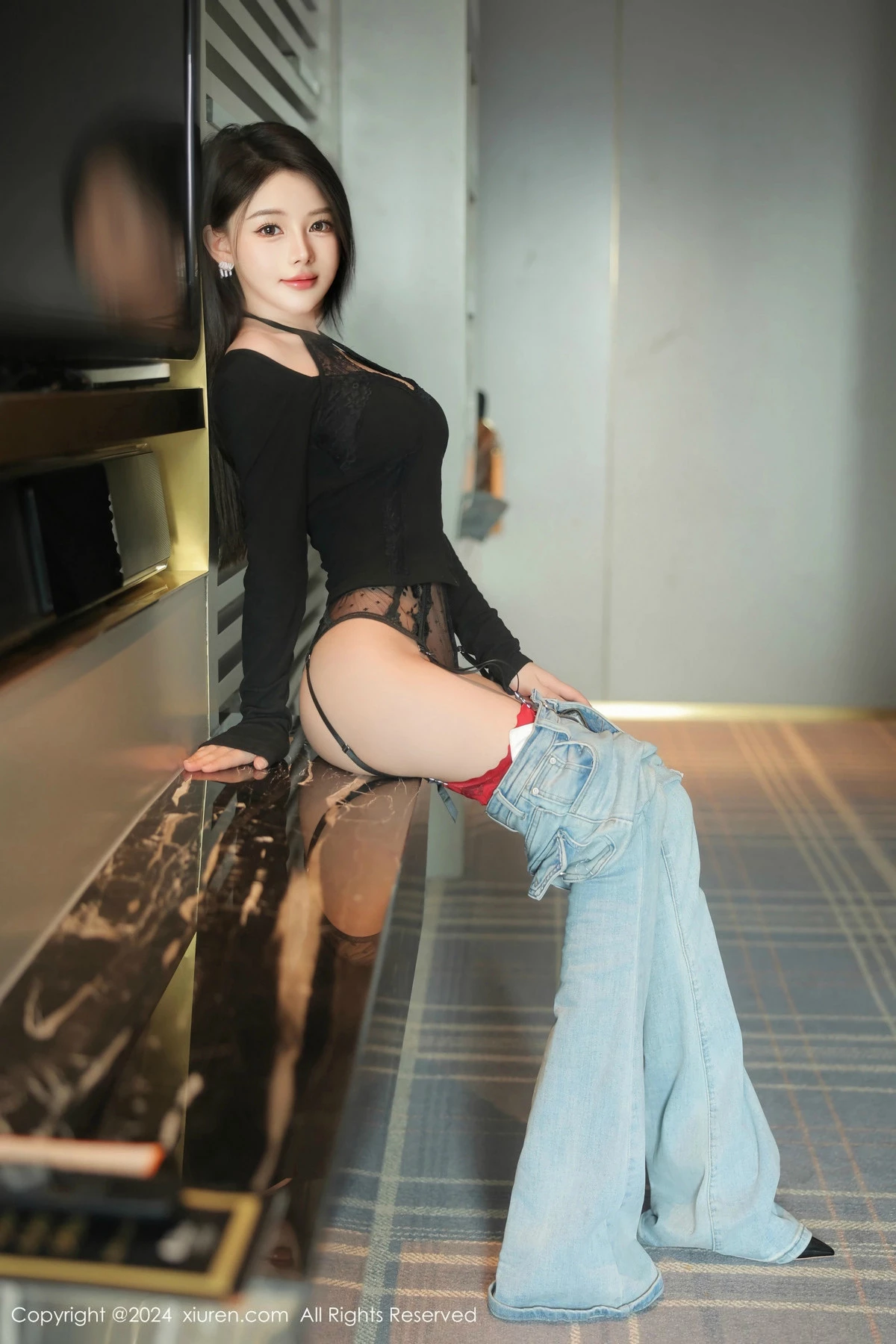 秀人集.com_[XiuRen秀人网]No.9666_模特爱酱里私房性感黑色情趣服饰配黑丝吊袜秀曼妙身姿诱惑写真77P