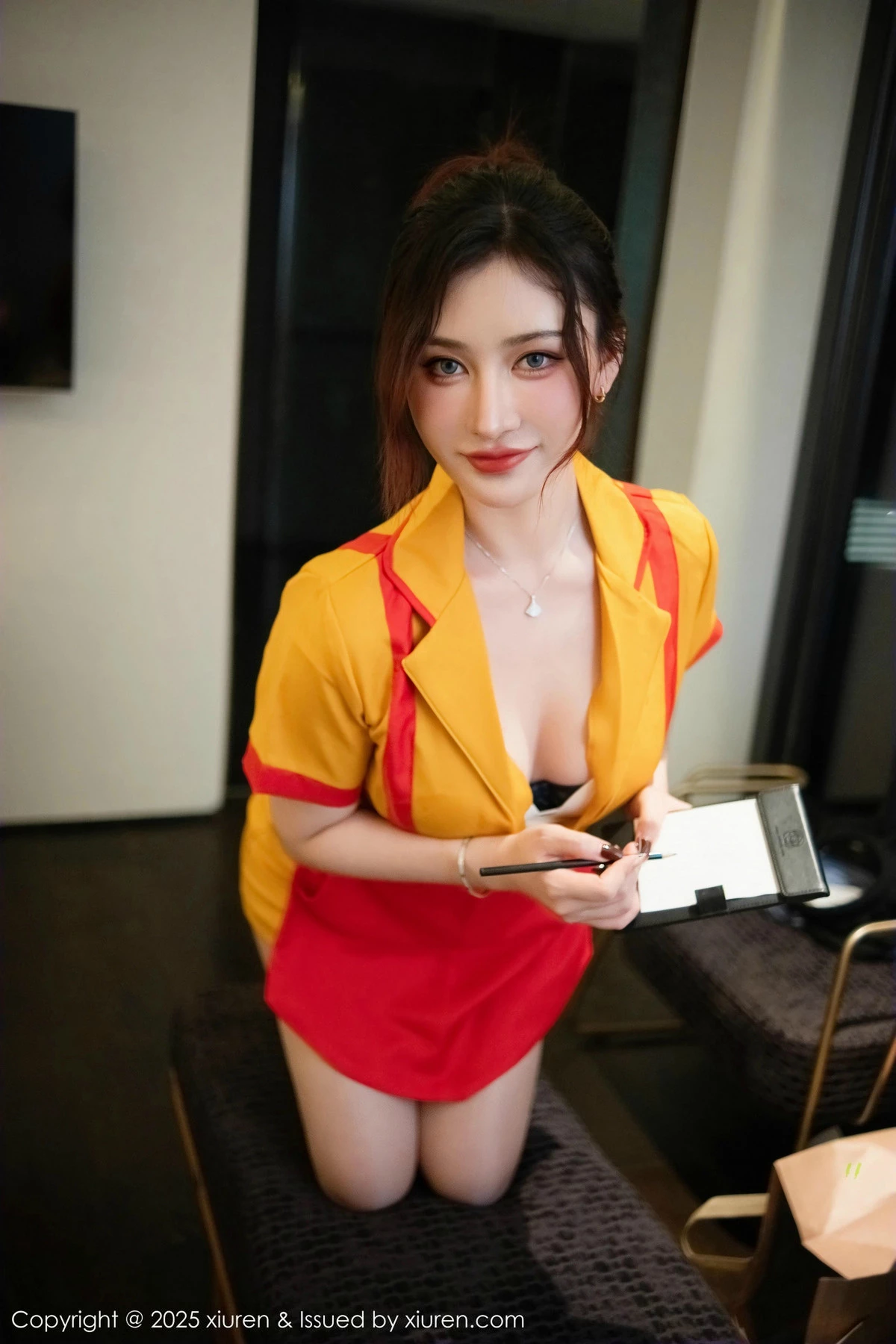 秀人集.com_[XiuRen秀人网]No.9695_模特蕾蕾醒了没性感黄色厨娘服饰露深色内衣秀丰腴身材诱惑写真42P