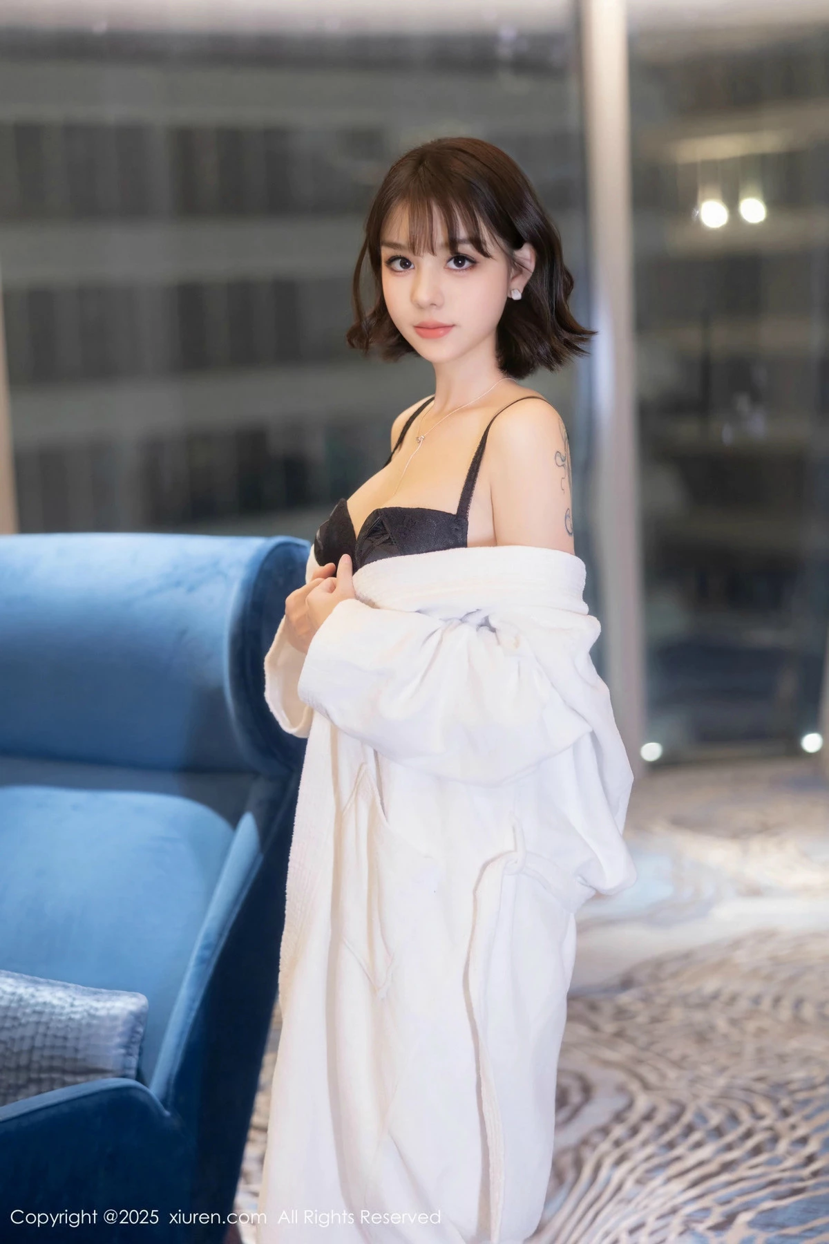 秀人集.com_[XiuRen秀人网]No.9713_模特黎苏苏性感白色浴袍露黑色情趣内衣秀曼妙身材完美诱惑写真78P