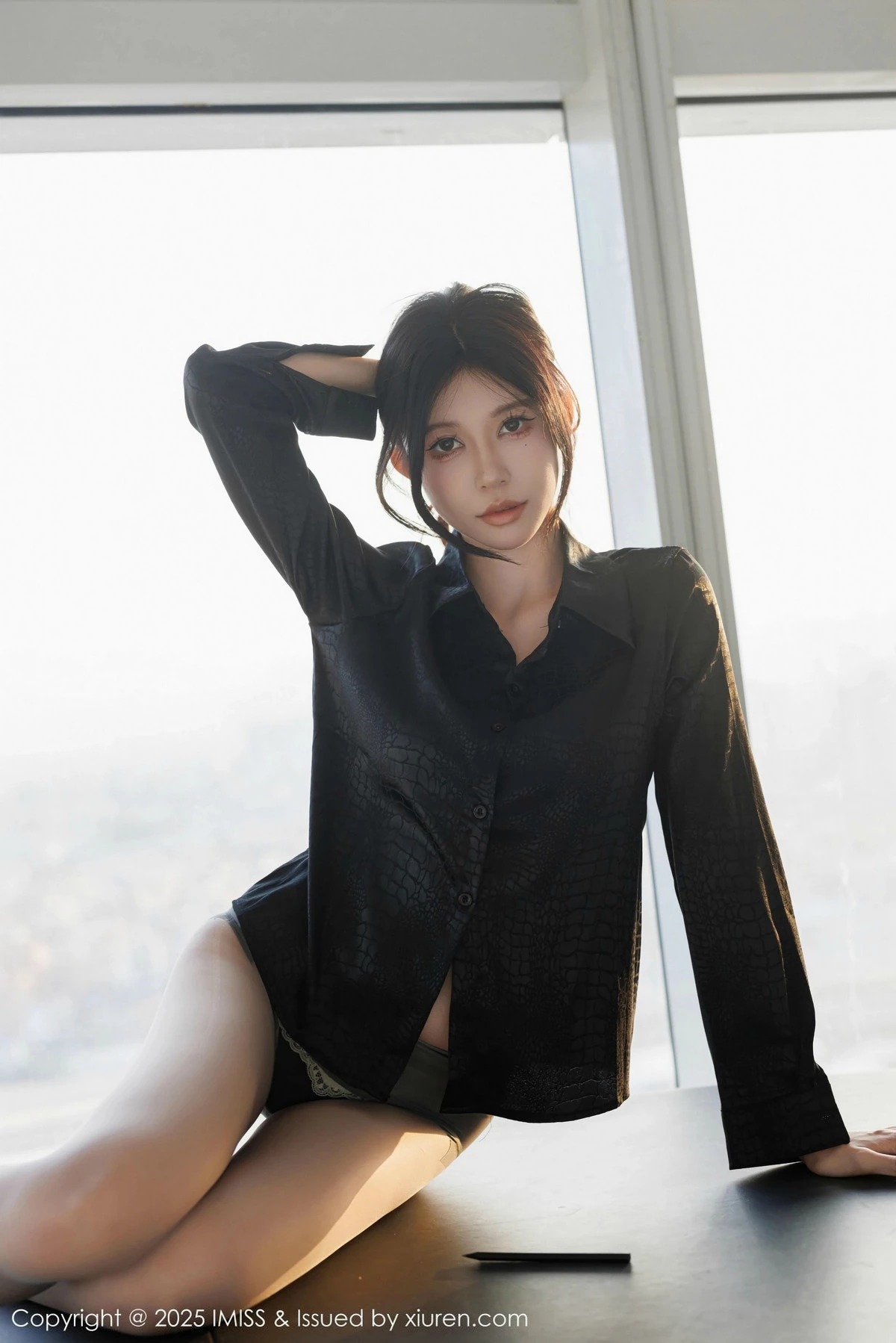 秀人集.com_[IMISS爱蜜社]Vol.781_模特泥鳅鳅性感黑色上衣配黑短裙露黑色内衣秀曼妙身姿诱惑写真75P