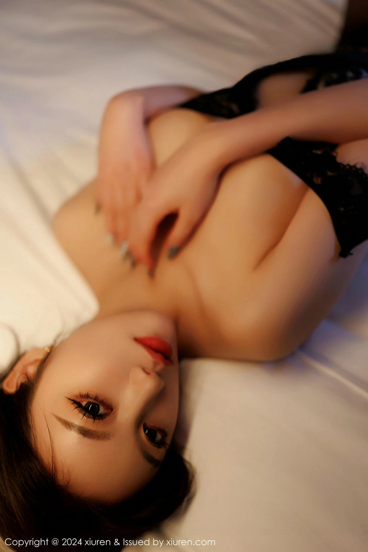 秀人集.com_[XiuRen秀人网]No.9634_女神杨晨晨Yome性感黑色蕾丝内衣配超薄黑丝秀丰腴身材诱惑写真95P