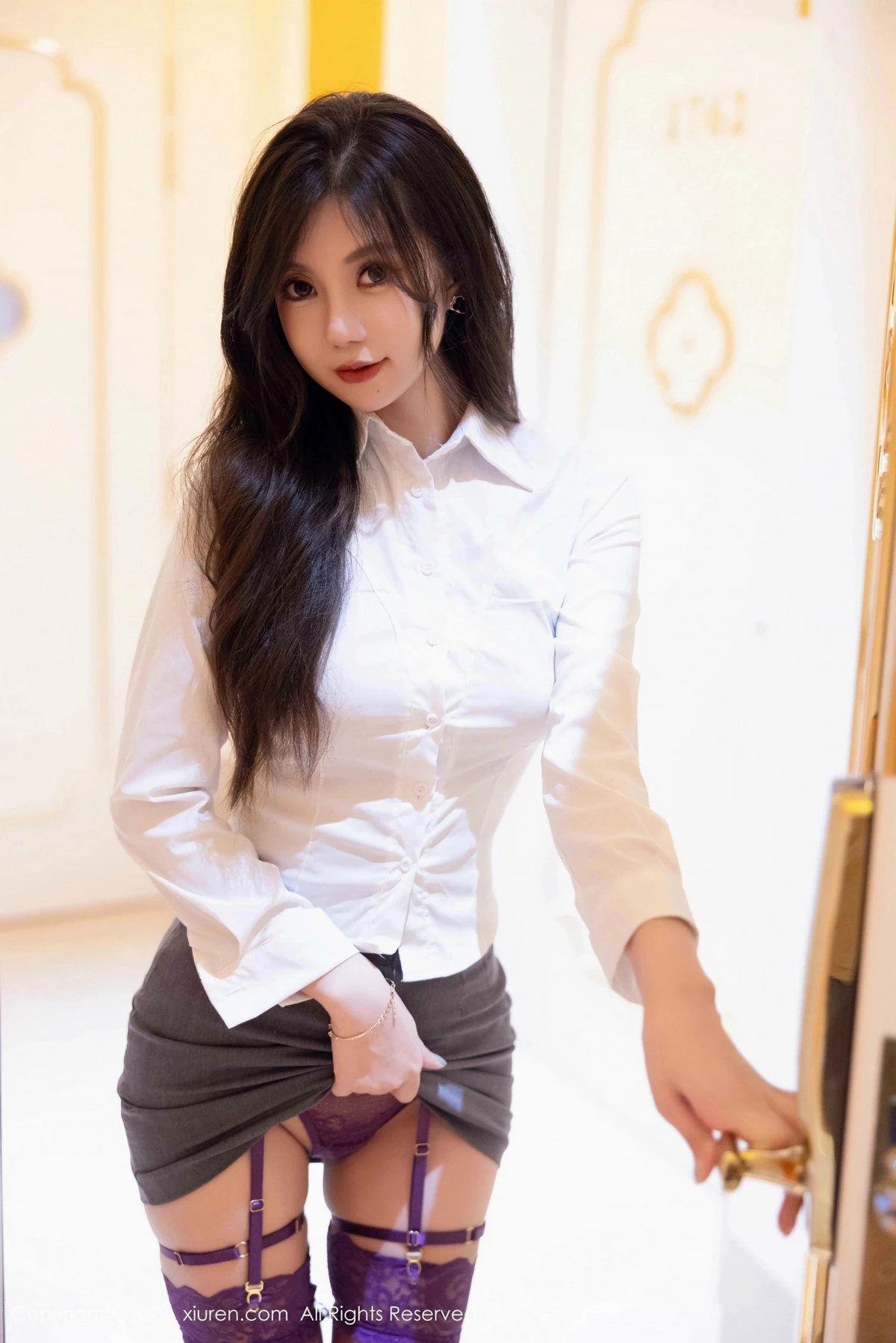 秀人集.com_[XiuRen秀人网]No.9631_女神绮里嘉ula性感OL服饰露紫色蕾丝情趣内衣秀惹火身材诱惑写真97P