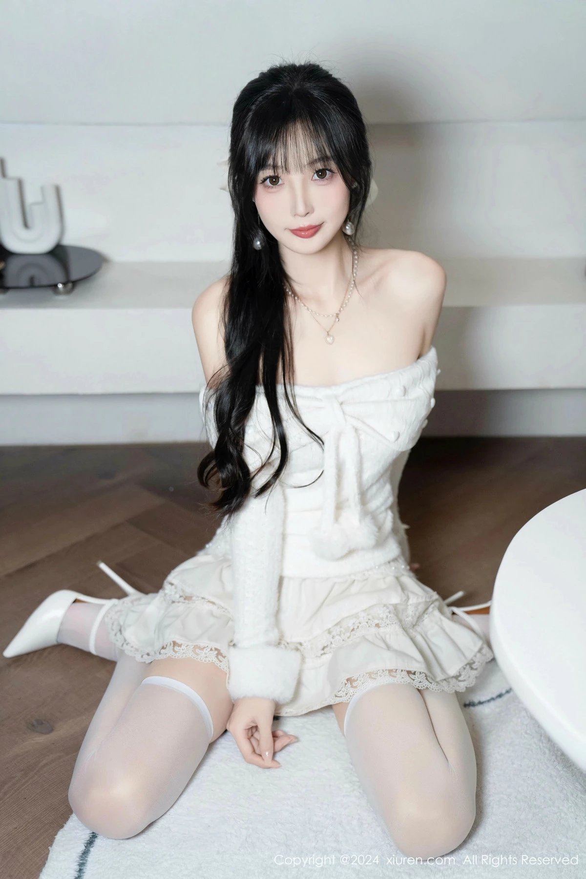 秀人集.com_[XiuRen秀人网]No.9658_模特林星阑白色连衣短裙露红色情趣内衣配白丝袜秀美腿诱惑写真93P