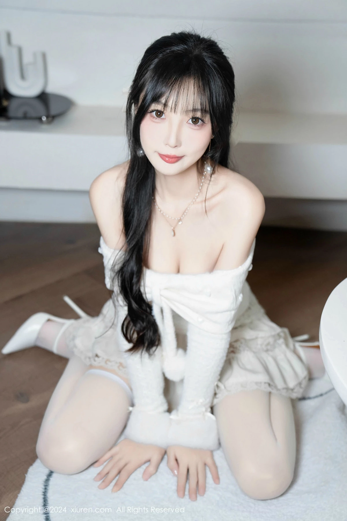 秀人集.com_[XiuRen秀人网]No.9658_模特林星阑白色连衣短裙露红色情趣内衣配白丝袜秀美腿诱惑写真93P