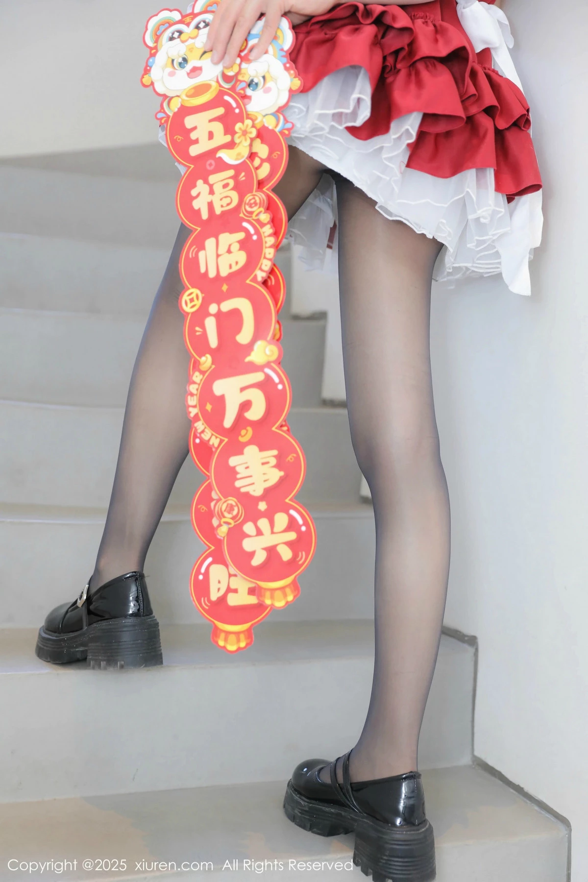 秀人集.com_[XiuRen秀人网]No.9814_模特桃妖夭红色喜庆女仆服露红色内衣配超薄黑丝秀美腿诱惑写真87P