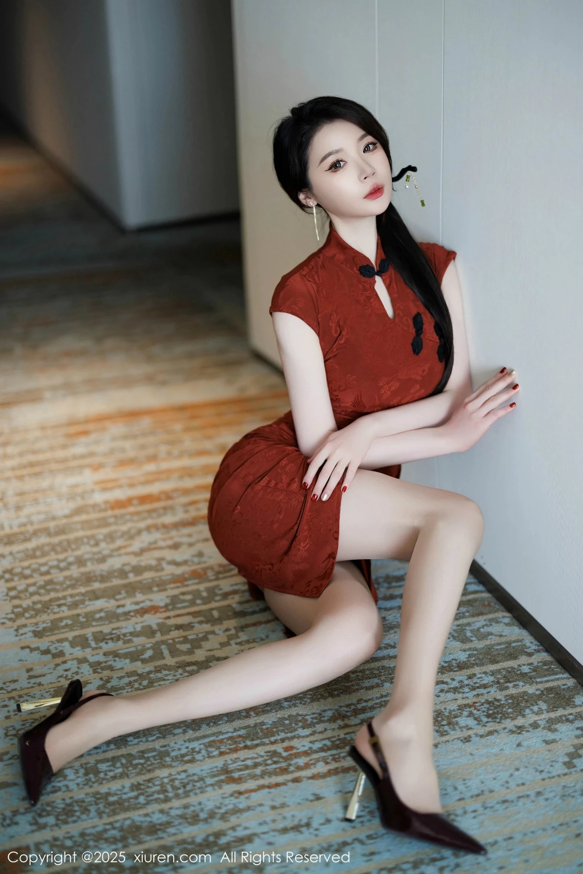 秀人集.com_[XiuRen秀人网]No.9812_模特梦心玥性感红色旗袍服饰露红色内衣秀高挑曼妙身姿诱惑写真91P