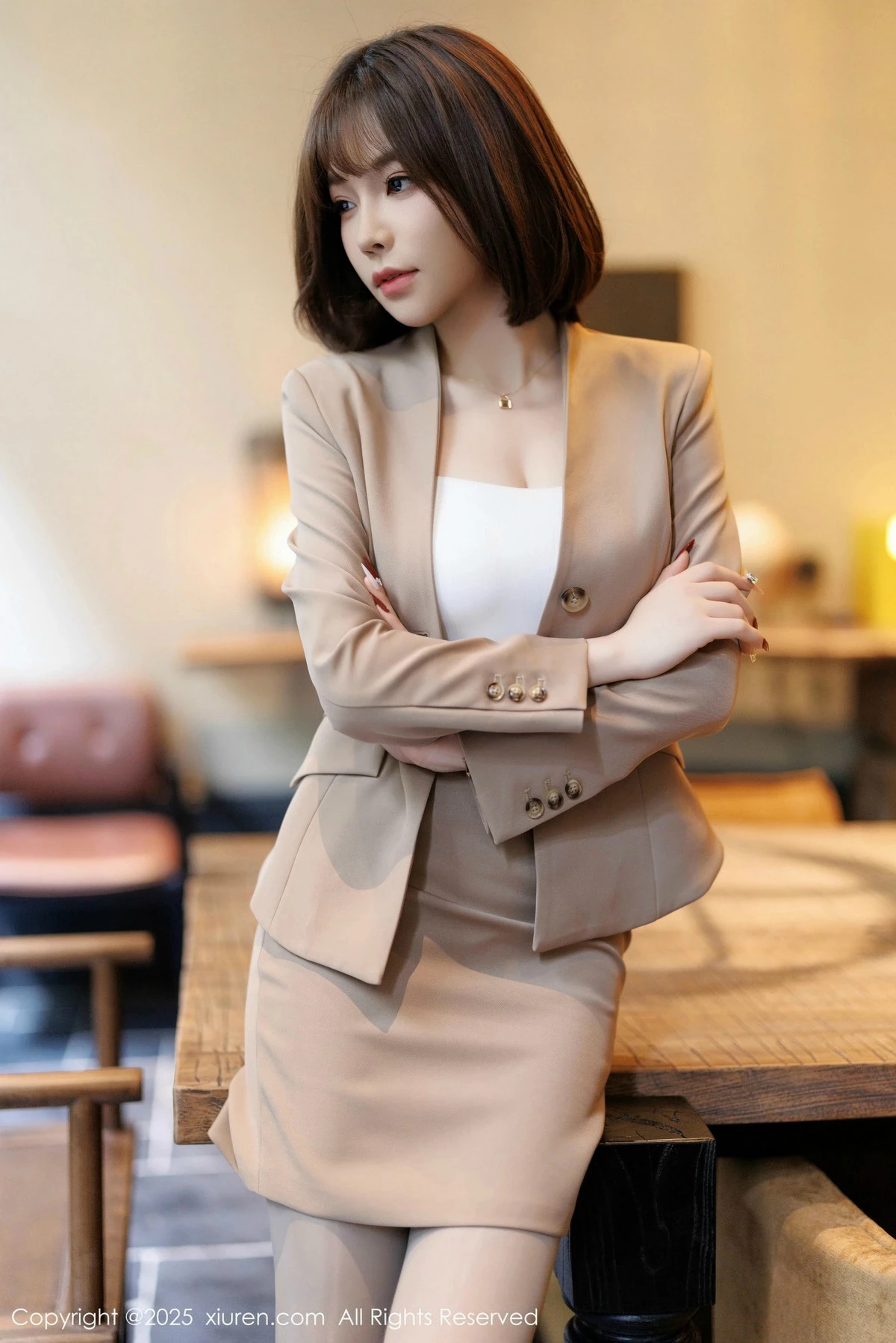秀人集.com_[XiuRen秀人网]No.9844_女神徐莉芝Booty多套性感服饰穿搭配原色丝袜秀曼妙身姿诱惑写真88P