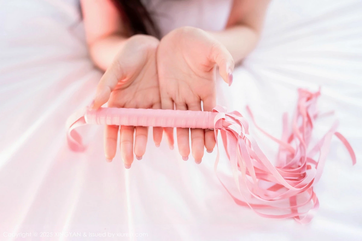 秀人集.com_[XINGYAN星颜社]VOL.305_模特袁圆性感白色情趣连体衣配超薄肉丝秀曼妙身姿诱惑写真81P