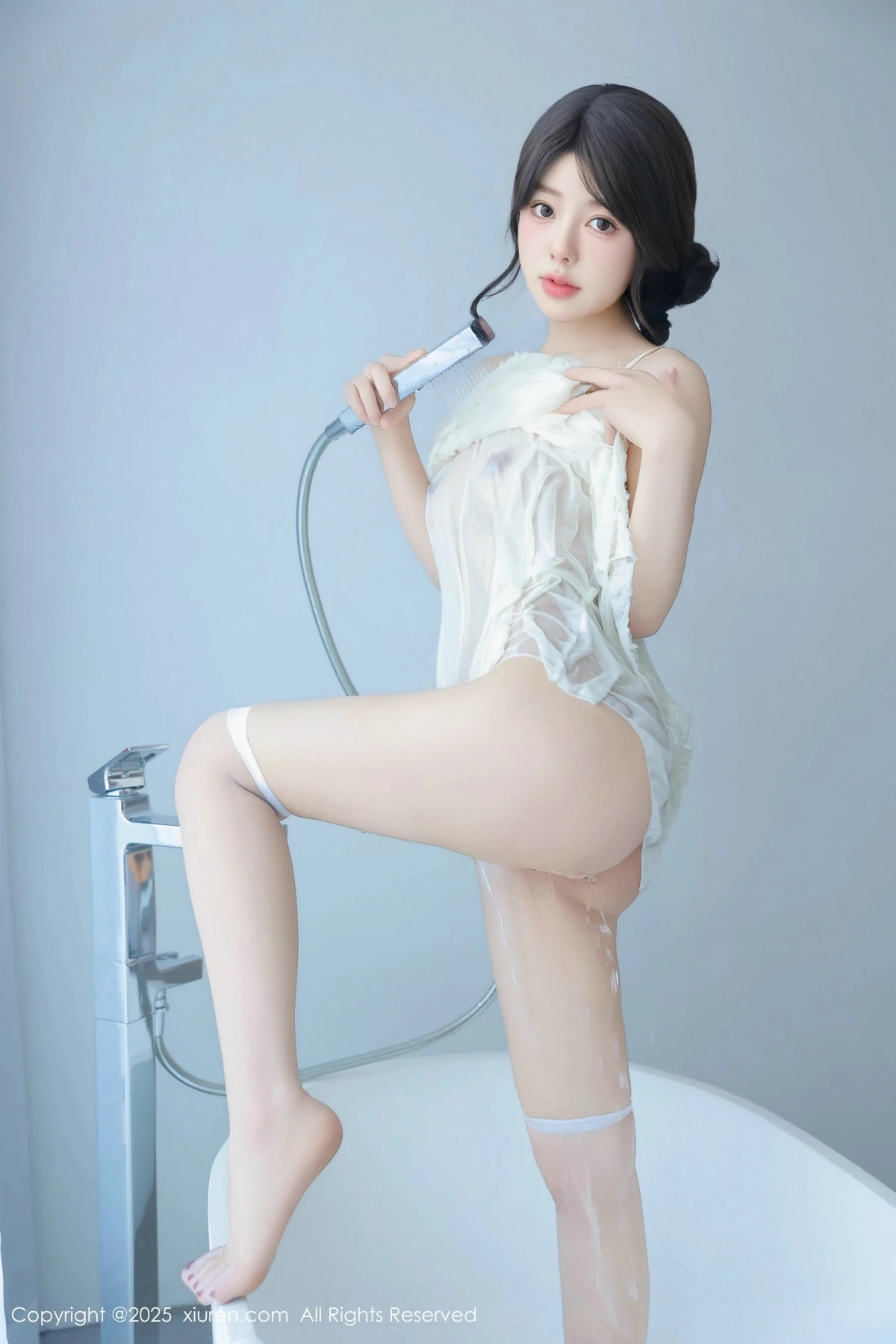 秀人集.com_[XiuRen秀人网]No.9851_模特桃妖夭浴室性感浅色连衣短裙配白丝袜湿身秀惹火身材诱惑写真113P