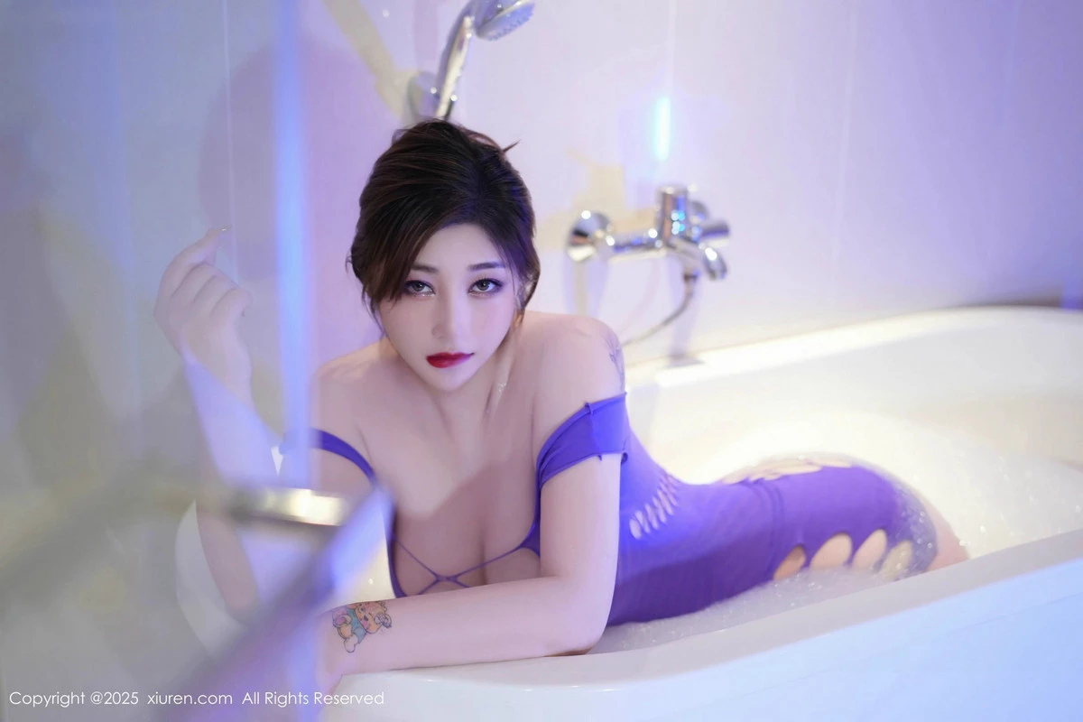 秀人集.com_[XiuRen秀人网]No.9885_女神妲己_Toxic私房浴室性感蓝色情趣服饰秀丰满身材诱惑写真86P