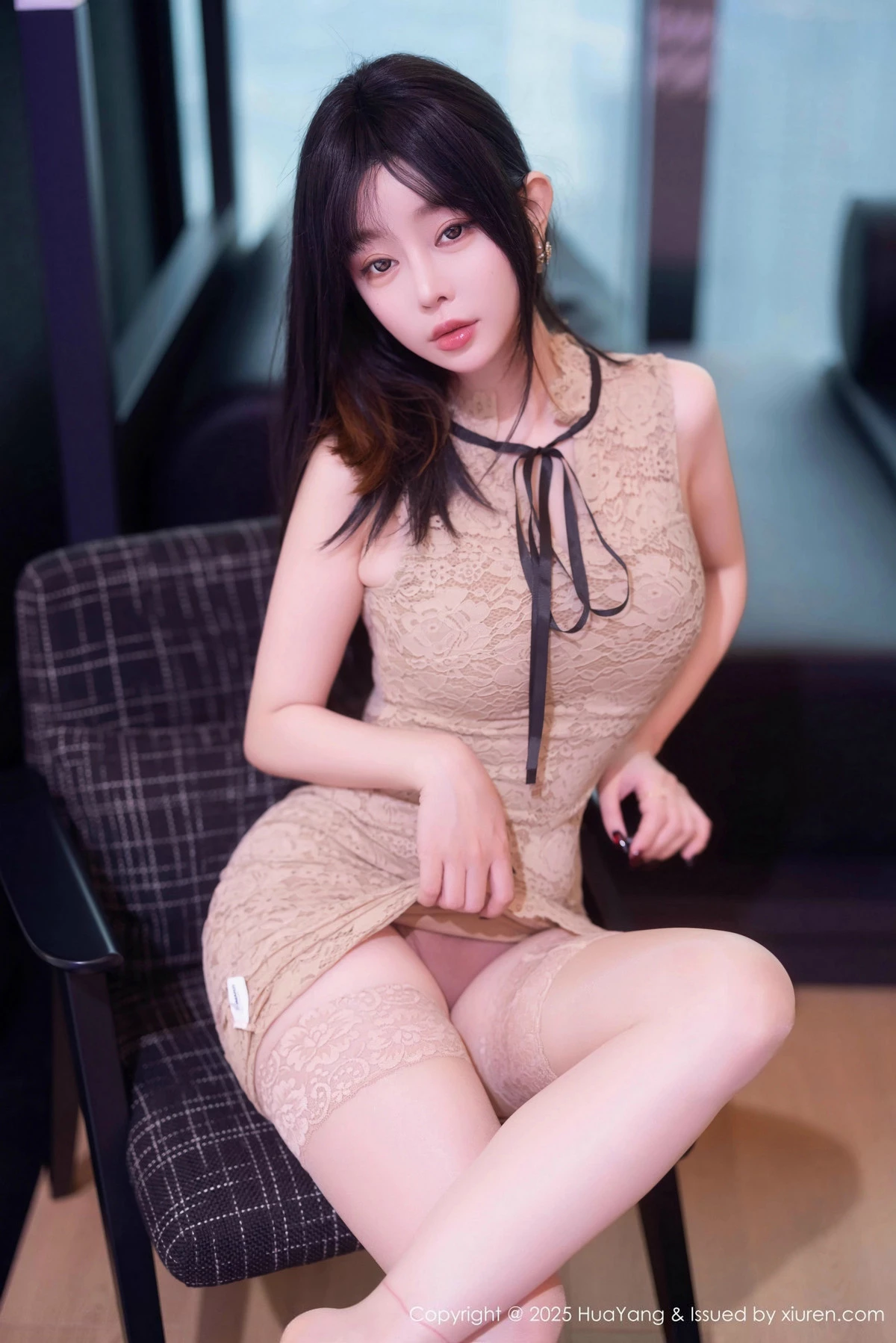 秀人集.com_[HuaYang花漾]Vol.632_女神王雨纯浅色连衣短裙露蕾丝内衣配肉丝袜秀丰腴身材诱惑写真82P