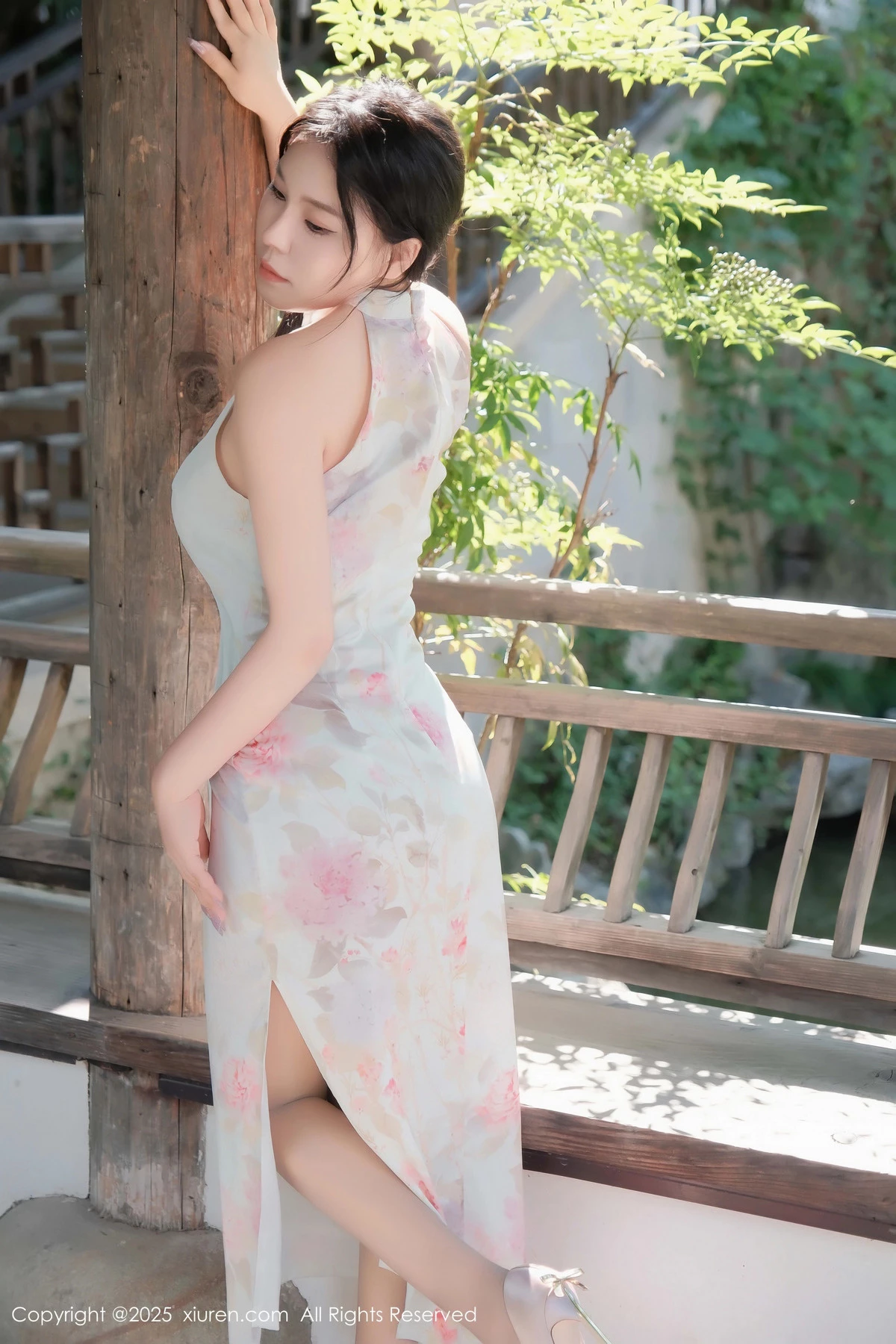 秀人集.com_[XiuRen秀人网]No.9893_模特麦田性感浅蓝色旗袍配超薄无内肉丝秀曼妙身姿撩人诱惑写真70P