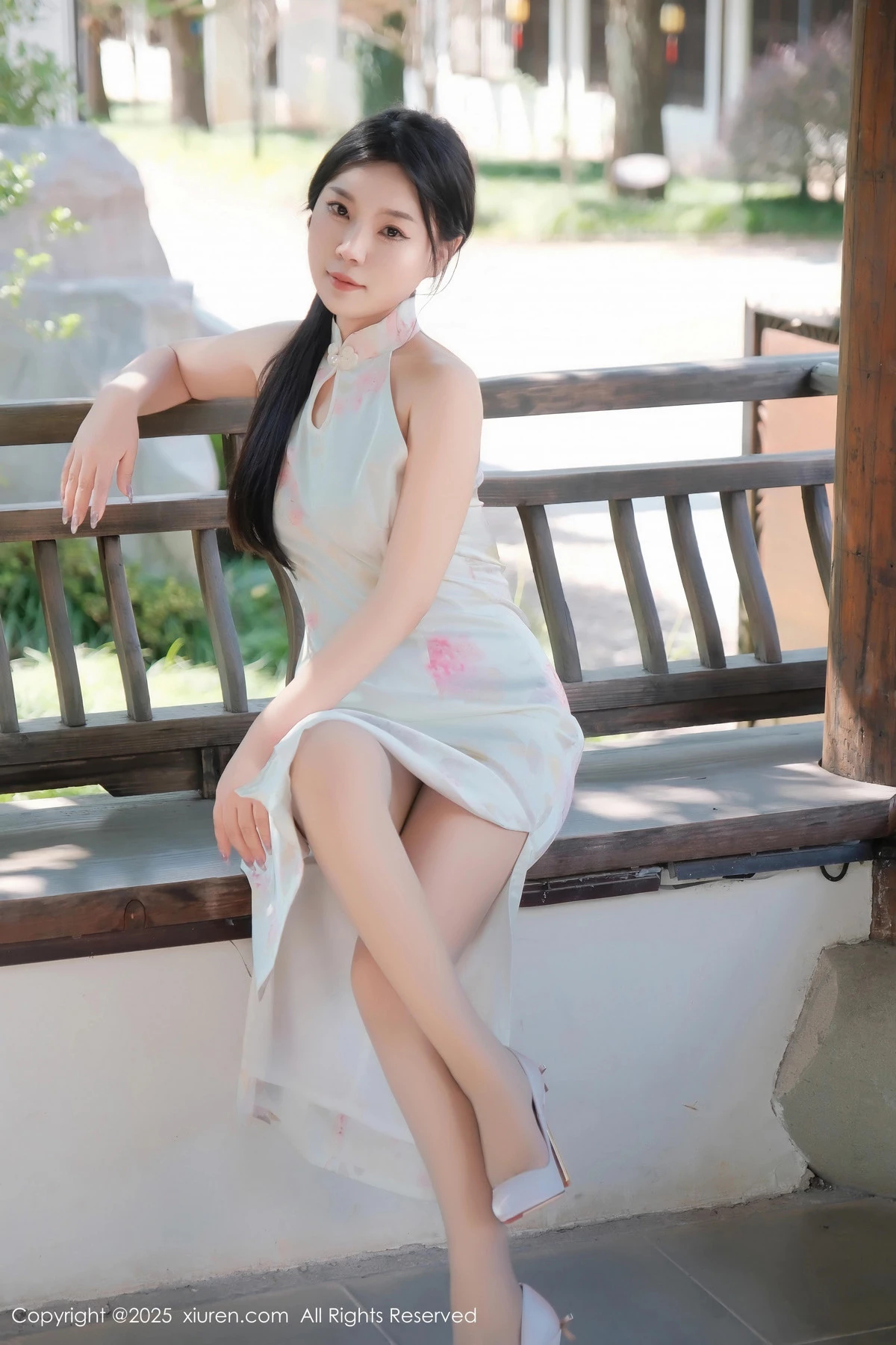 秀人集.com_[XiuRen秀人网]No.9893_模特麦田性感浅蓝色旗袍配超薄无内肉丝秀曼妙身姿撩人诱惑写真70P