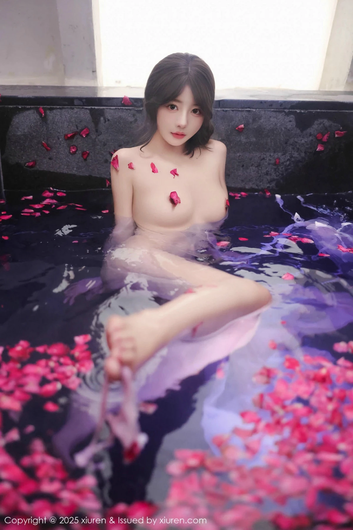 秀人集.com_[XiuRen秀人网]No.9778_模特桃妖夭浴池场景性感白色薄纱服饰花瓣浴秀惹火身材诱惑写真102P