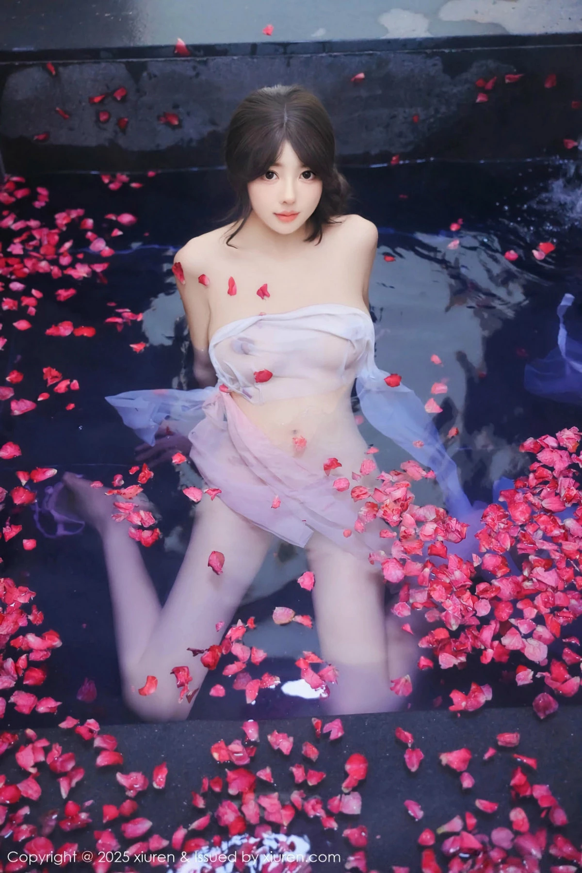 秀人集.com_[XiuRen秀人网]No.9778_模特桃妖夭浴池场景性感白色薄纱服饰花瓣浴秀惹火身材诱惑写真102P