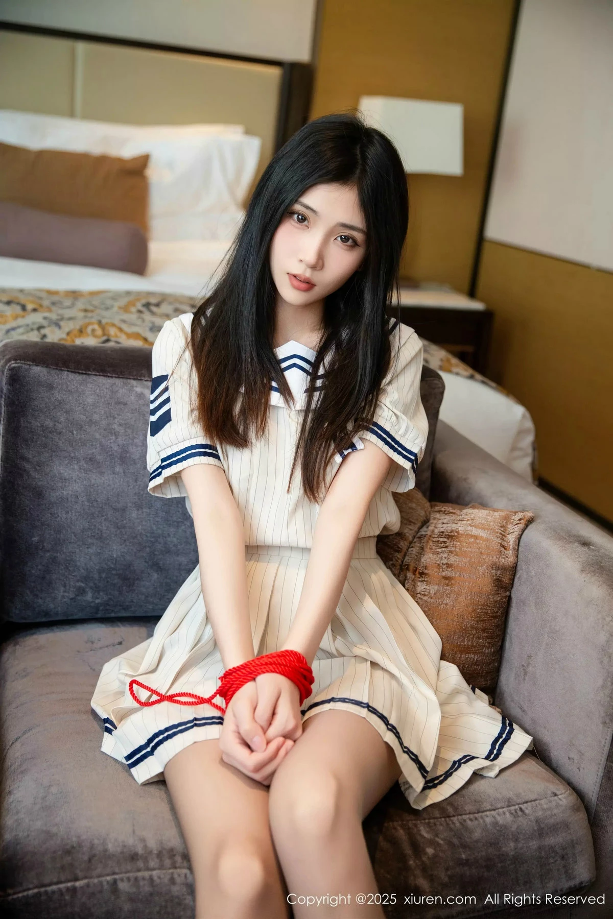 秀人集.com_[XiuRen秀人网]No.9942_模特刘婷婷性感JK制服露肉色性感内衣配灰丝袜秀完美身材诱惑写真77P