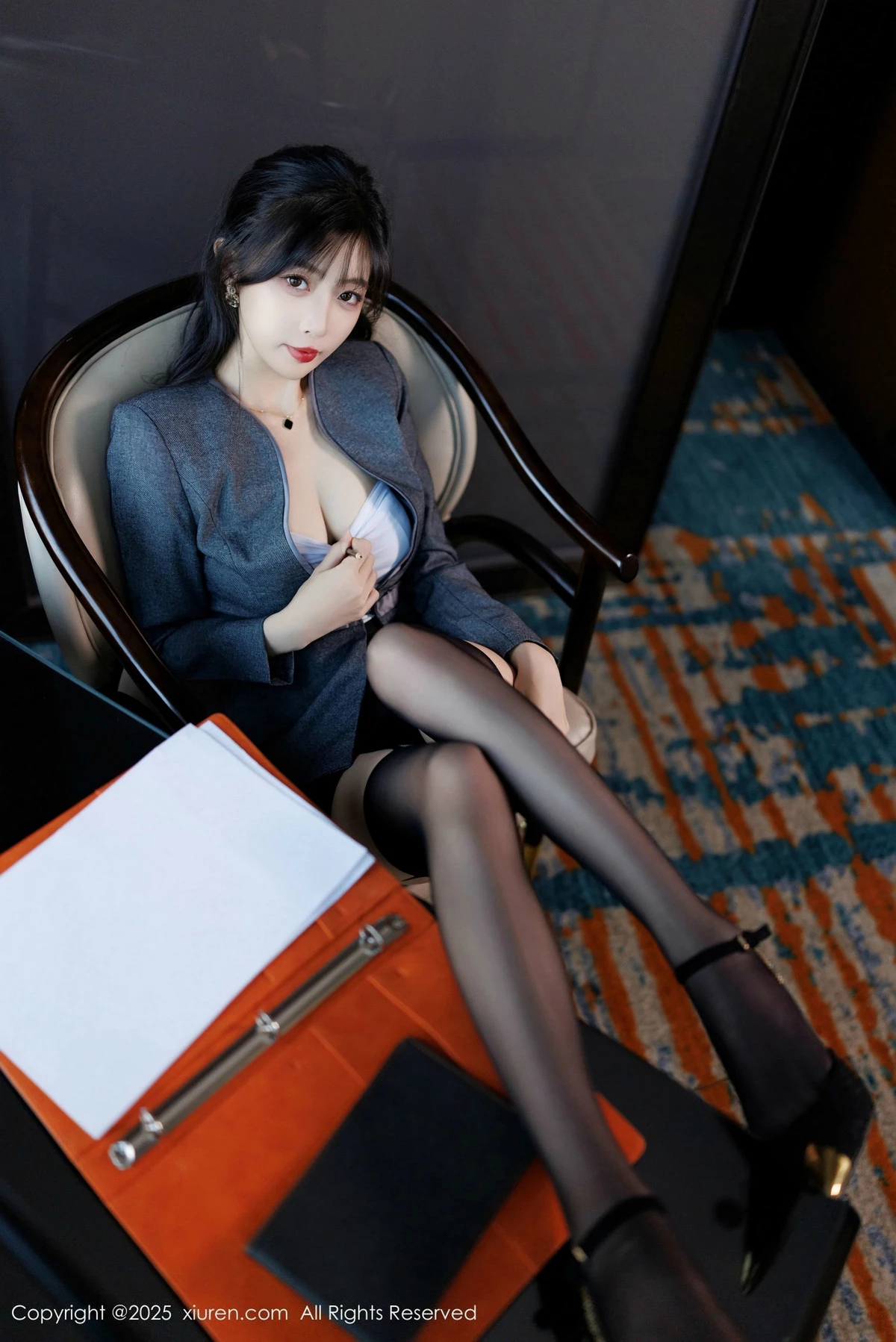 秀人集.com_[XiuRen秀人网]No.9957_模特樱桃小阑子性感紫色蕾丝内衣配黑丝吊袜秀曼妙身姿诱惑写真85P