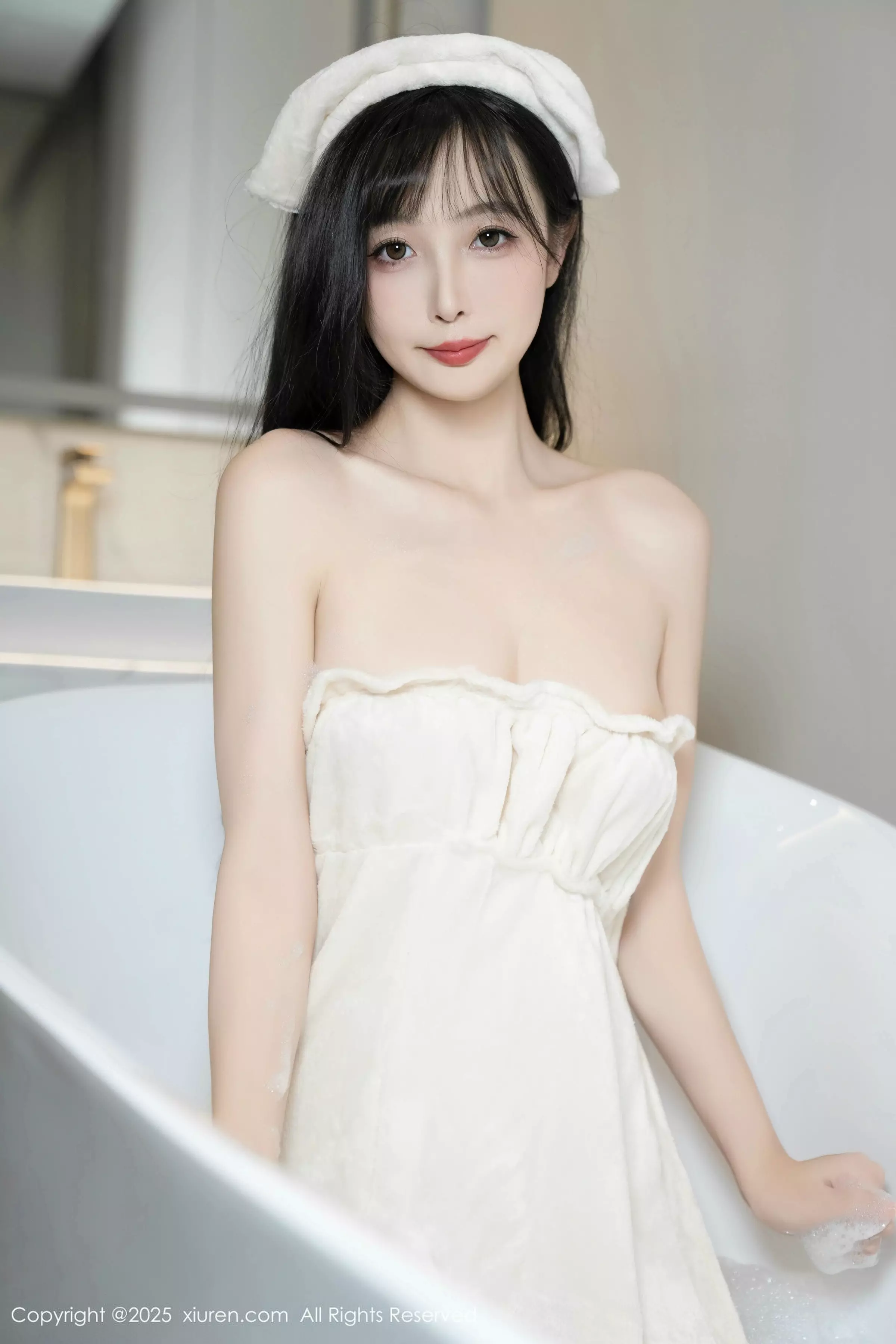 秀人集.com_[XiuRen秀人网]No.10005_模特樱桃小阑子浴室场景性感白色浴袍配原色丝袜秀美腿诱惑写真87P