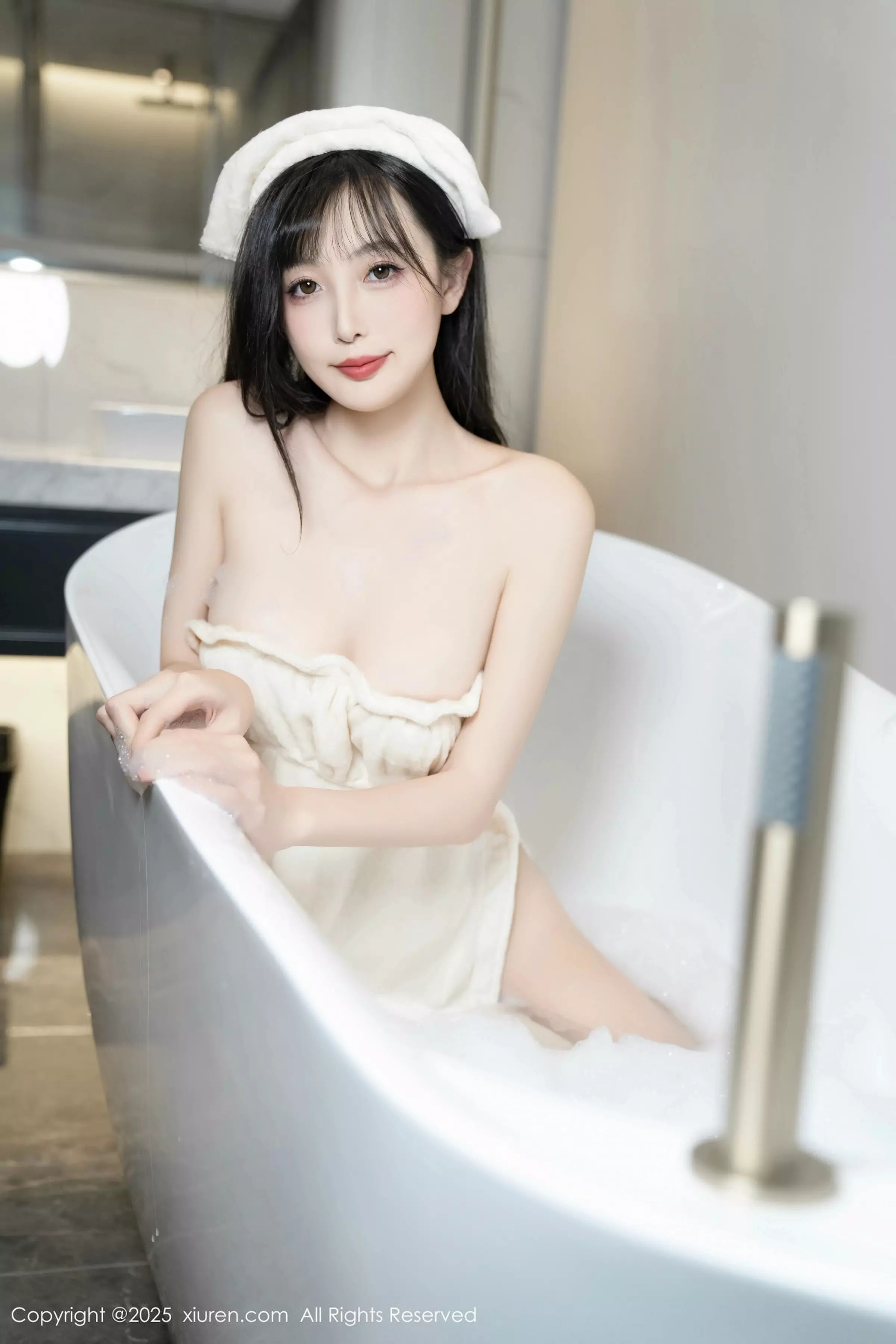 秀人集.com_[XiuRen秀人网]No.10005_模特樱桃小阑子浴室场景性感白色浴袍配原色丝袜秀美腿诱惑写真87P