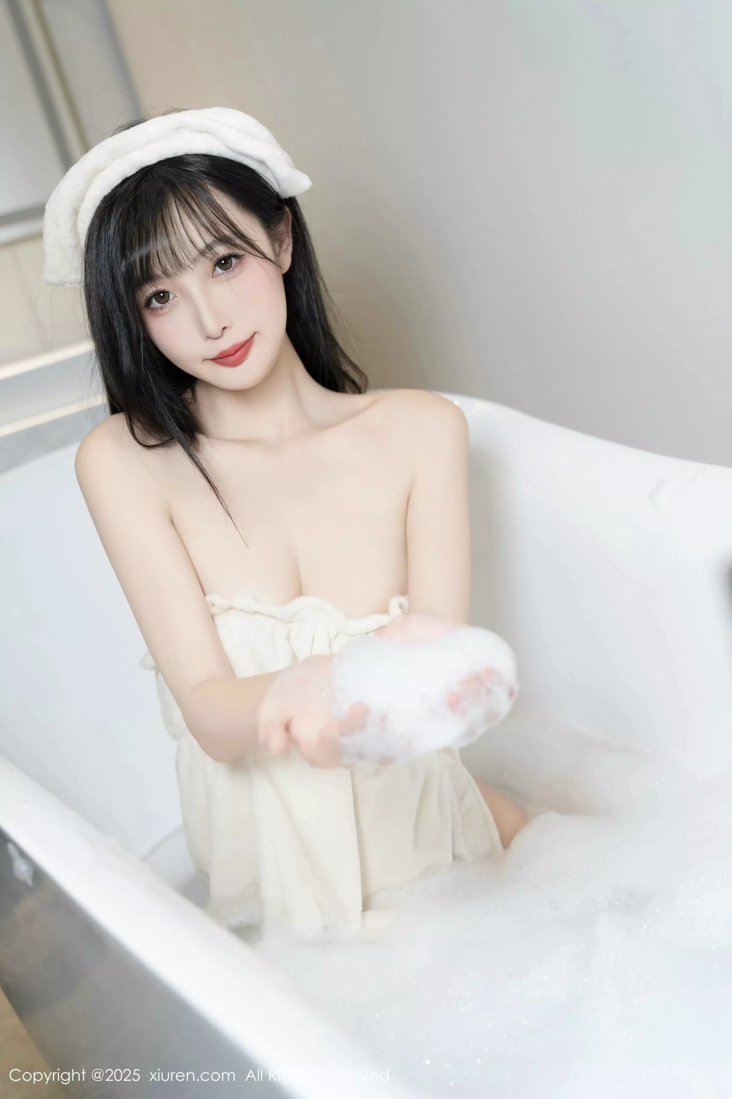 秀人集.com_[XiuRen秀人网]No.10005_模特樱桃小阑子浴室场景性感白色浴袍配原色丝袜秀美腿诱惑写真87P