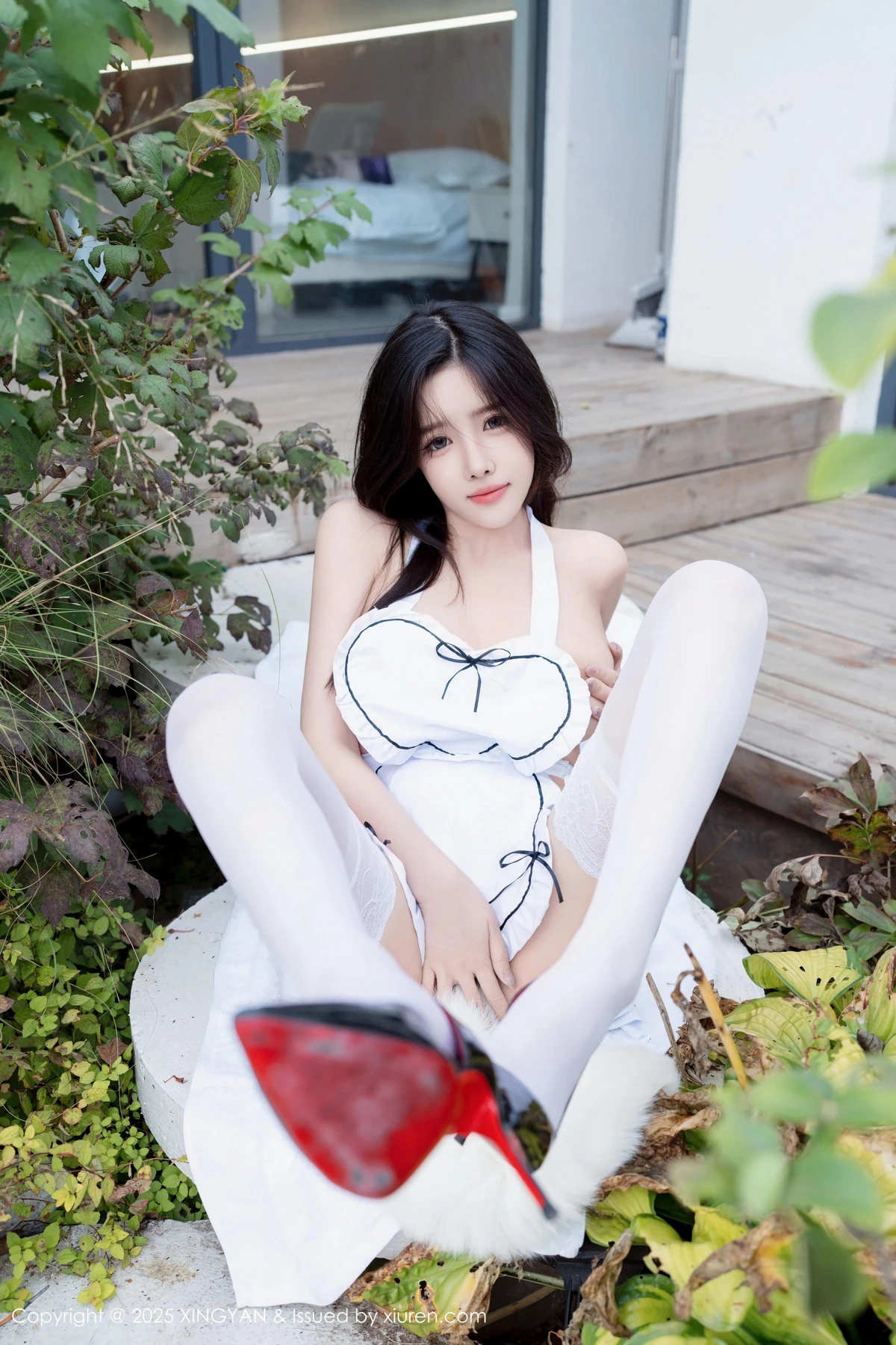 秀人集.com_[XINGYAN星颜社]VOL.310_模特袁圆性感白色情趣服饰配白丝吊袜秀惹火身材诱惑写真80P