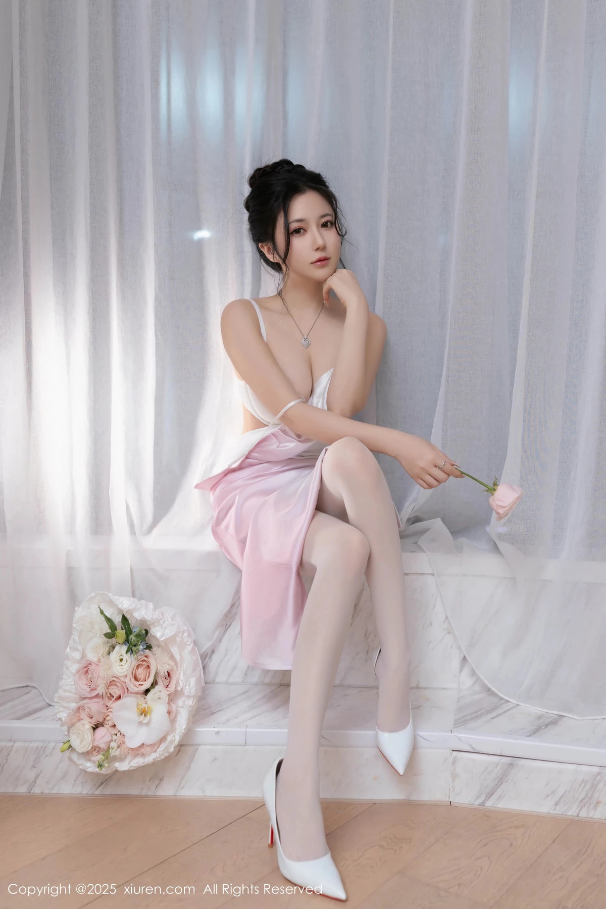 秀人集.com_[XiuRen秀人网]No.9907_模特鱼子酱Fish生日主题白色内衣配超薄肉丝秀曼妙身姿诱惑写真80P